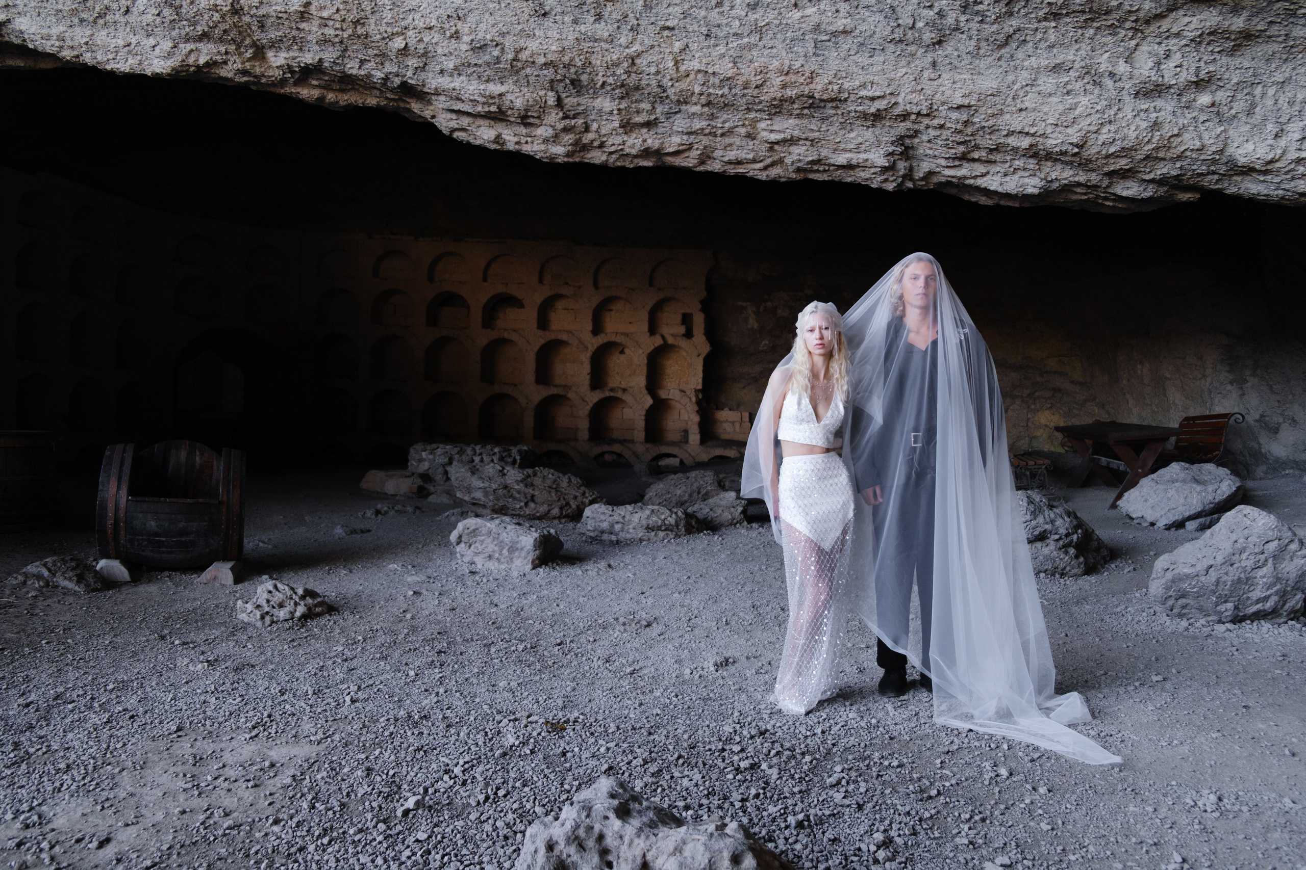 Свадебная фотосессия на Тропе Глицина Судак. Профессиональная фотосъемка в Крыму. Натуральные эмоции и живые кадры. Забронируйте дату прямо сейчас!