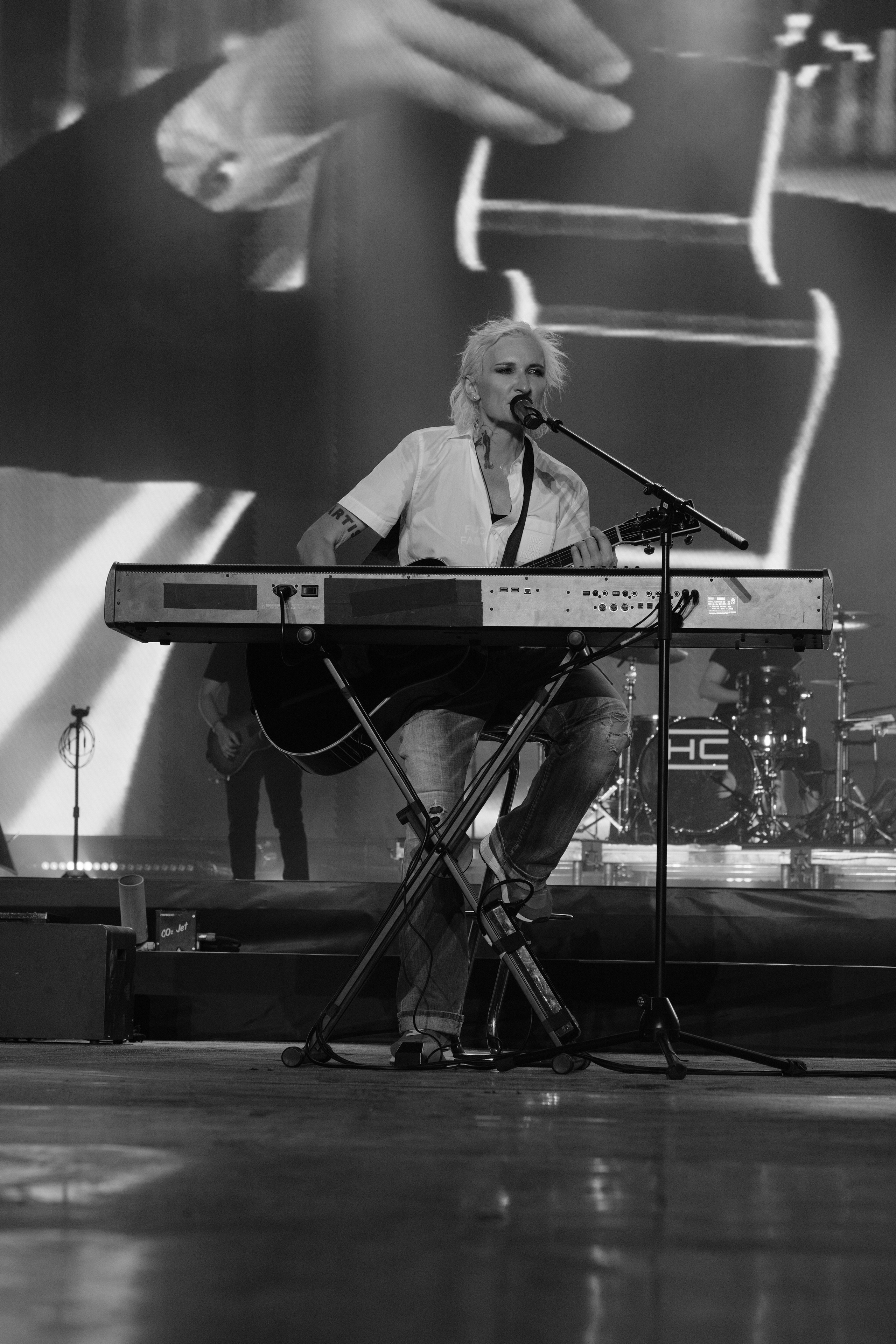 Диана Арбенина (группа «Ночные снайперы») — Москва, МТС Live Лето 2024. RedGeek - блогер и стручњак за образовање и ИТ Кирил Ситнов