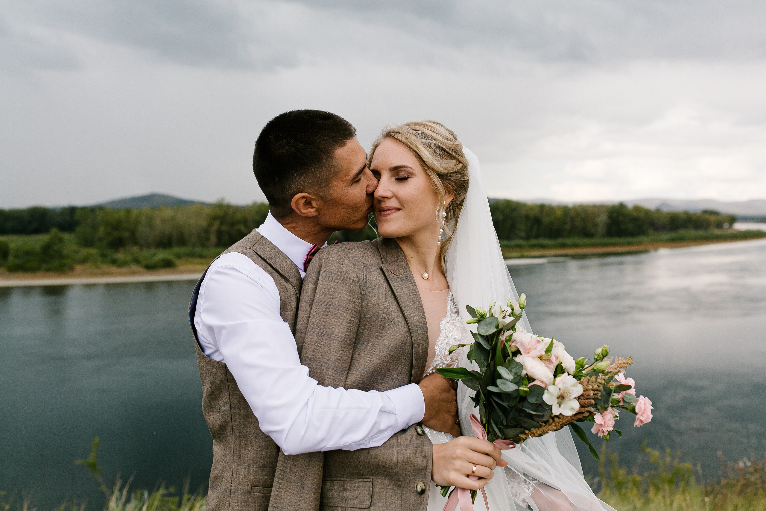 Кирилл и Ксения. Свадебный, семейный и детский фотограф в г. Абакан респ. Хакасия Любов