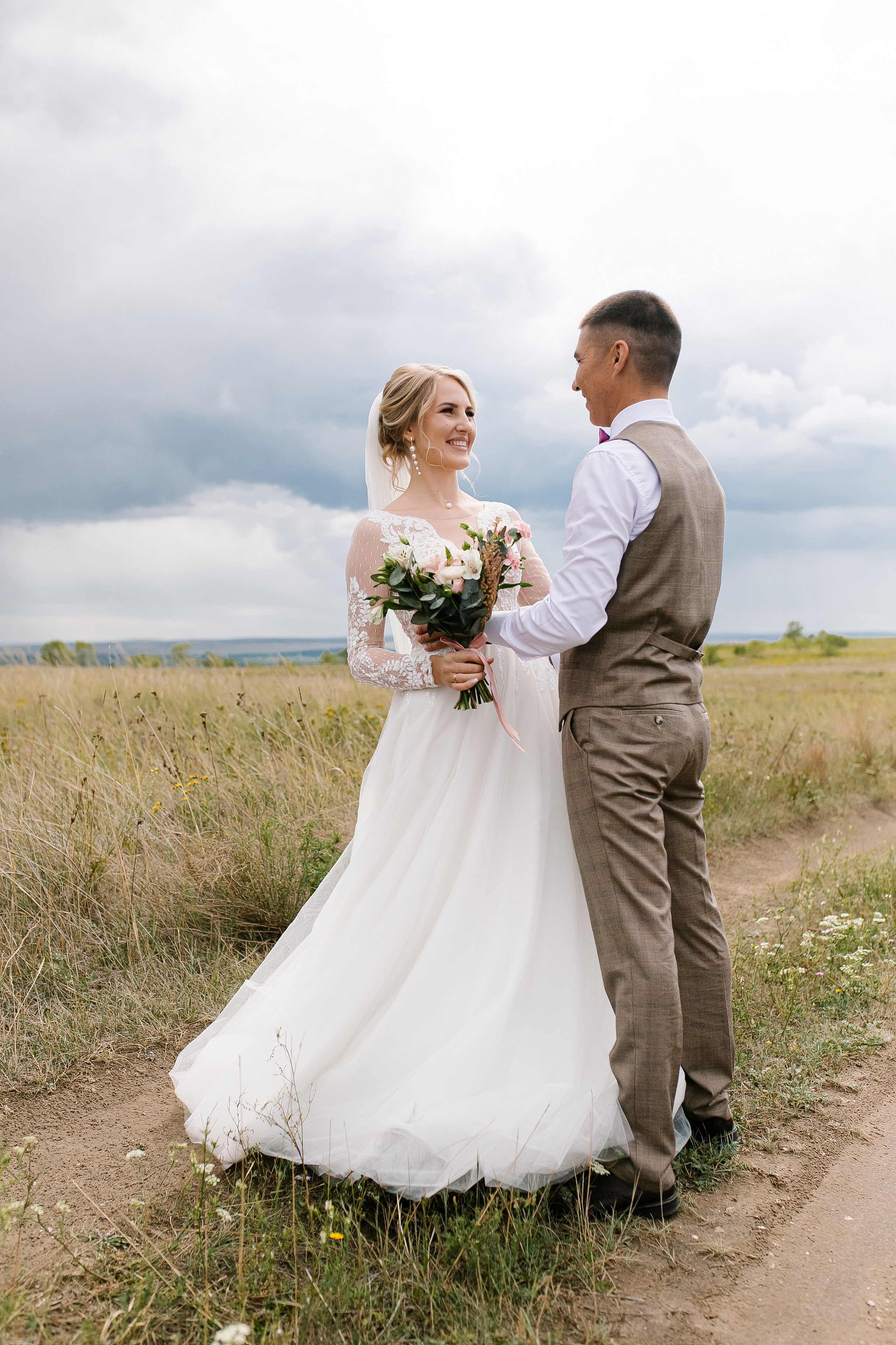 Кирилл и Ксения. Свадебный, семейный и детский фотограф в г. Абакан респ. Хакасия Любов