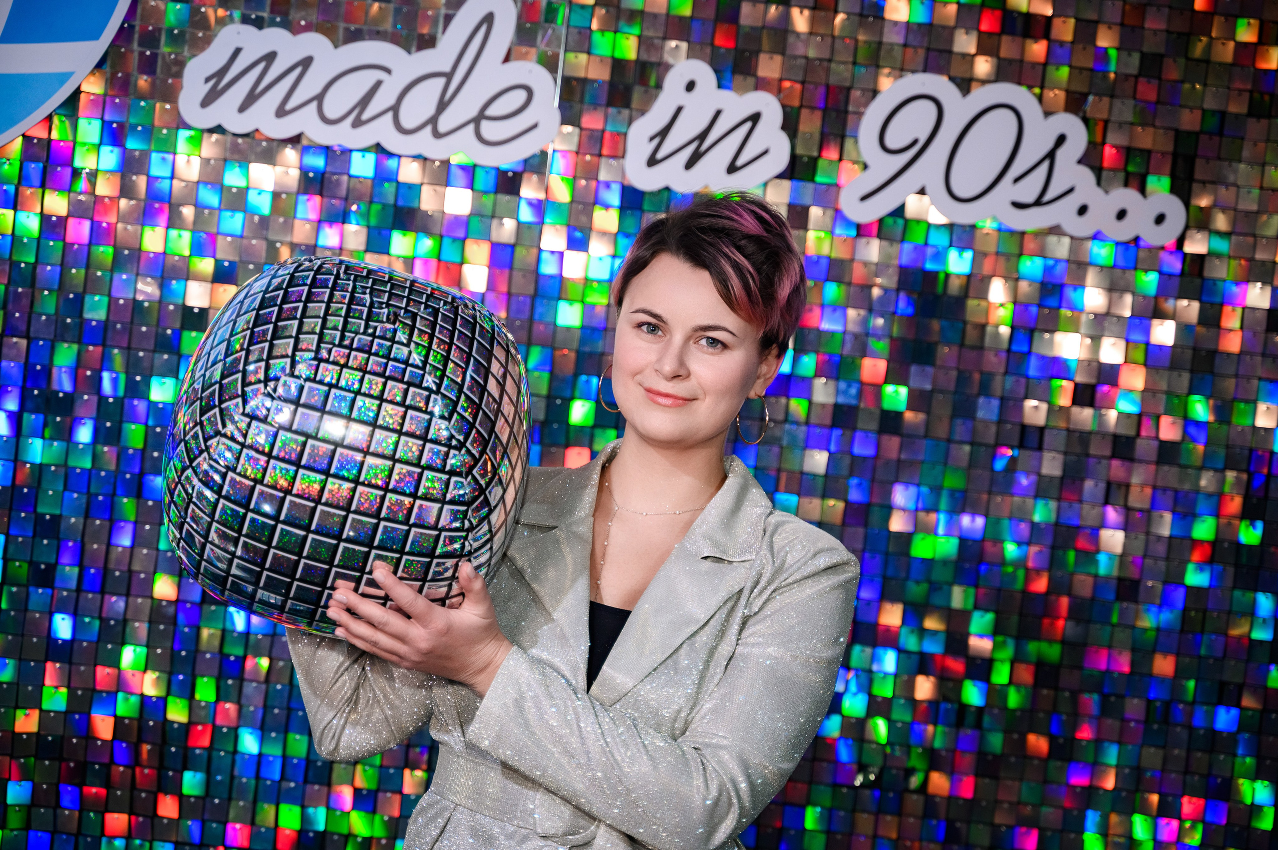 Фотосъёмка Корпоратива в стиле 90-х. Фотограф Алексей Лукин. Профессиональная фотосъёмка в Санкт-Петербурге. Обработка и Ретушь фотографий