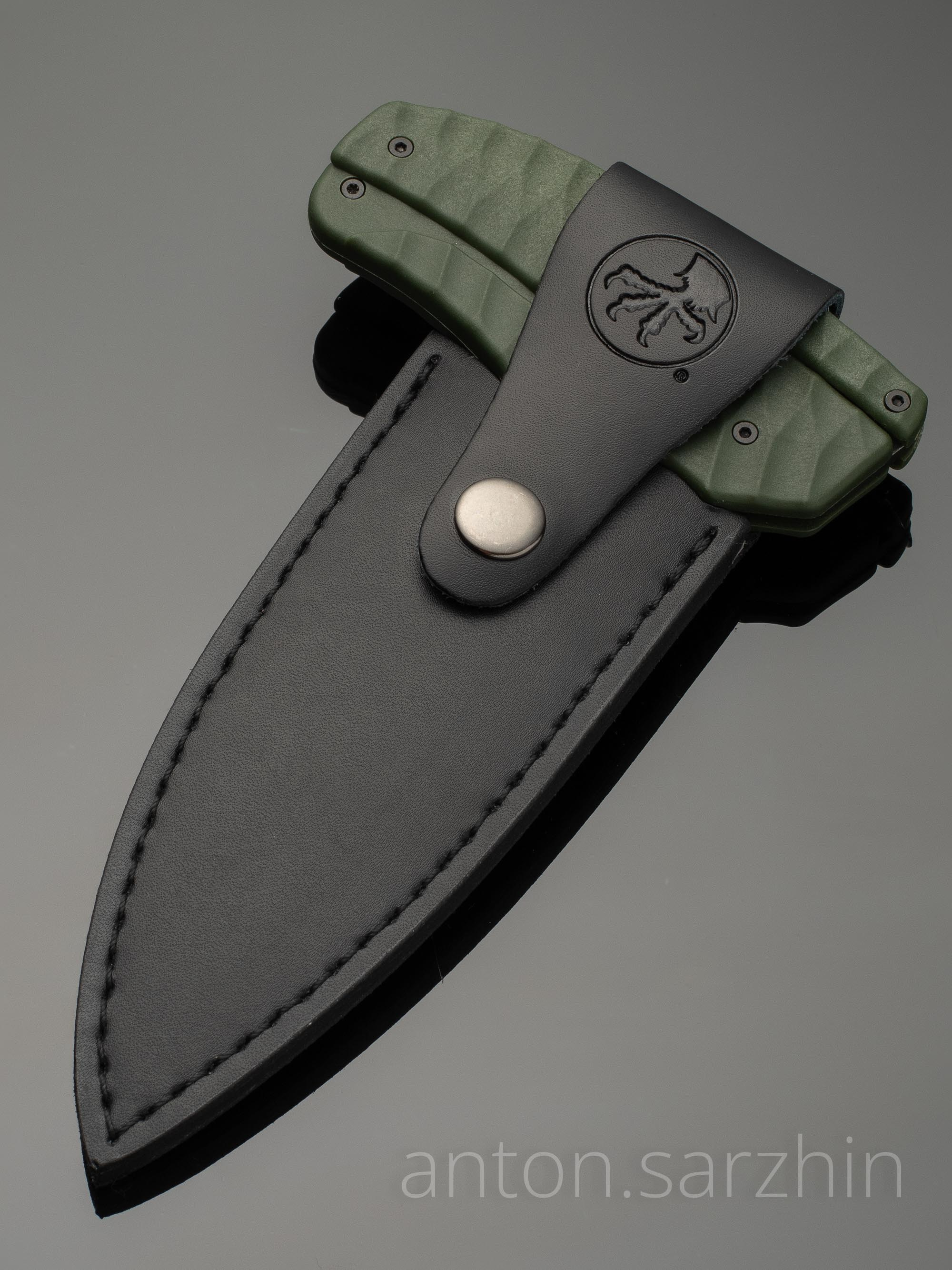 Предметная фотосъемка тычкового ножа в ножнах