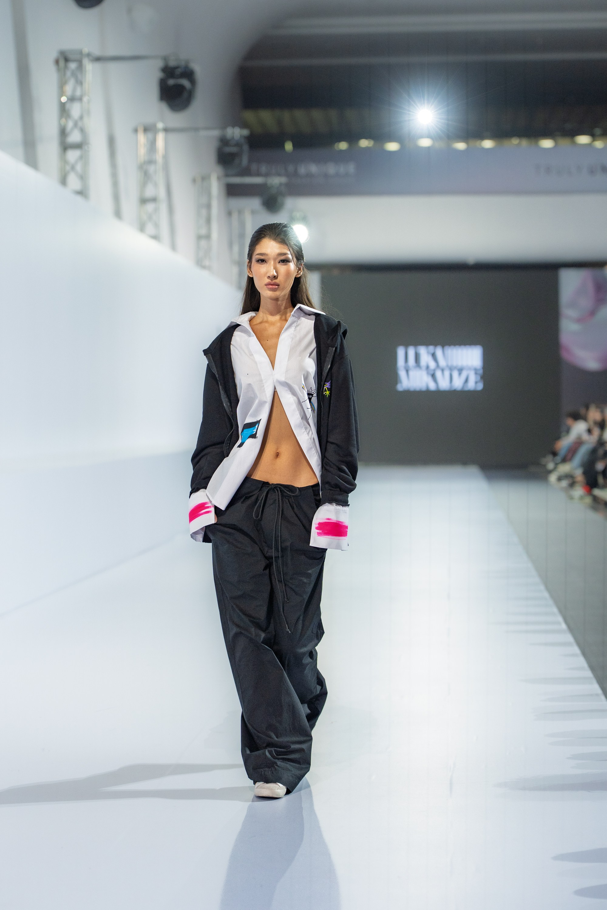 Luka Mikadze. Сайт Алматинского НЮ АРТ, будуар и фэшн фотографа Дениса Карпенко