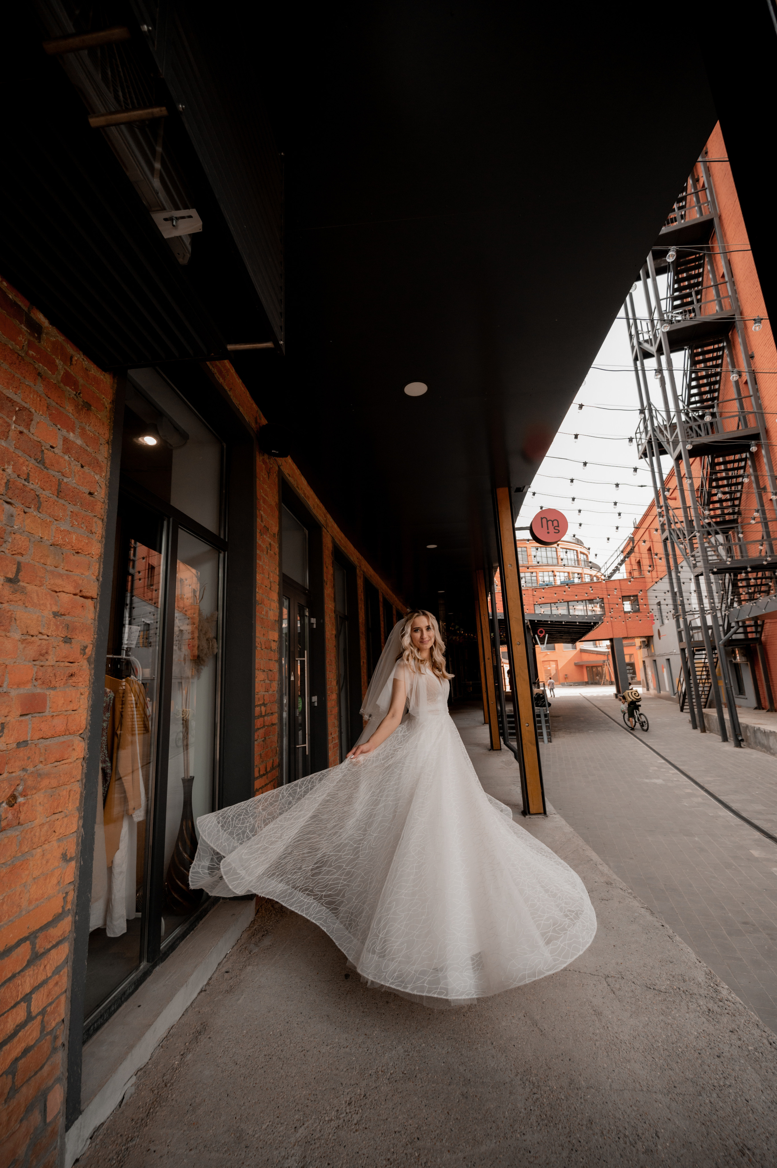 D & L. Свадебный и семейный фотограф в Москве и Европе Евгения Амелина