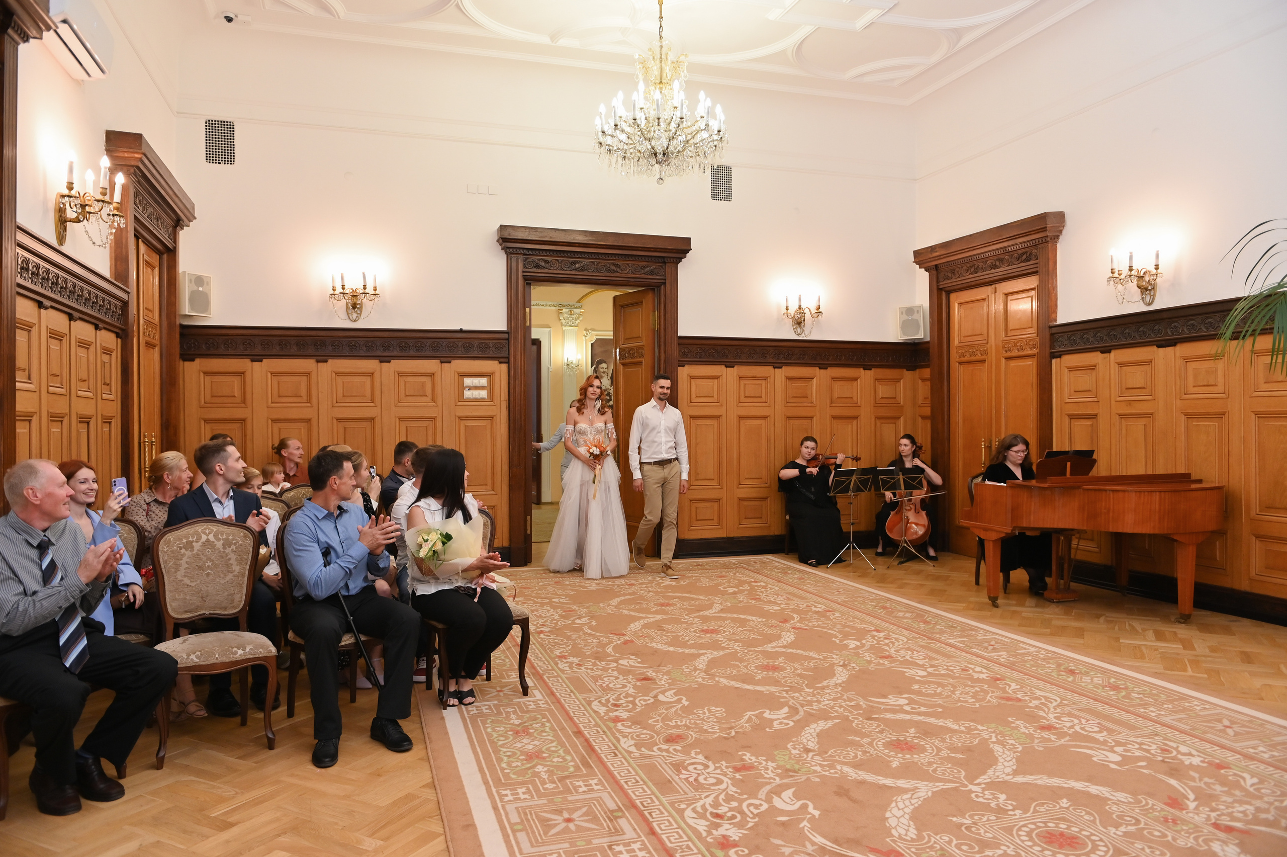 V & I. Свадебный и семейный фотограф в Москве и Европе Евгения Амелина