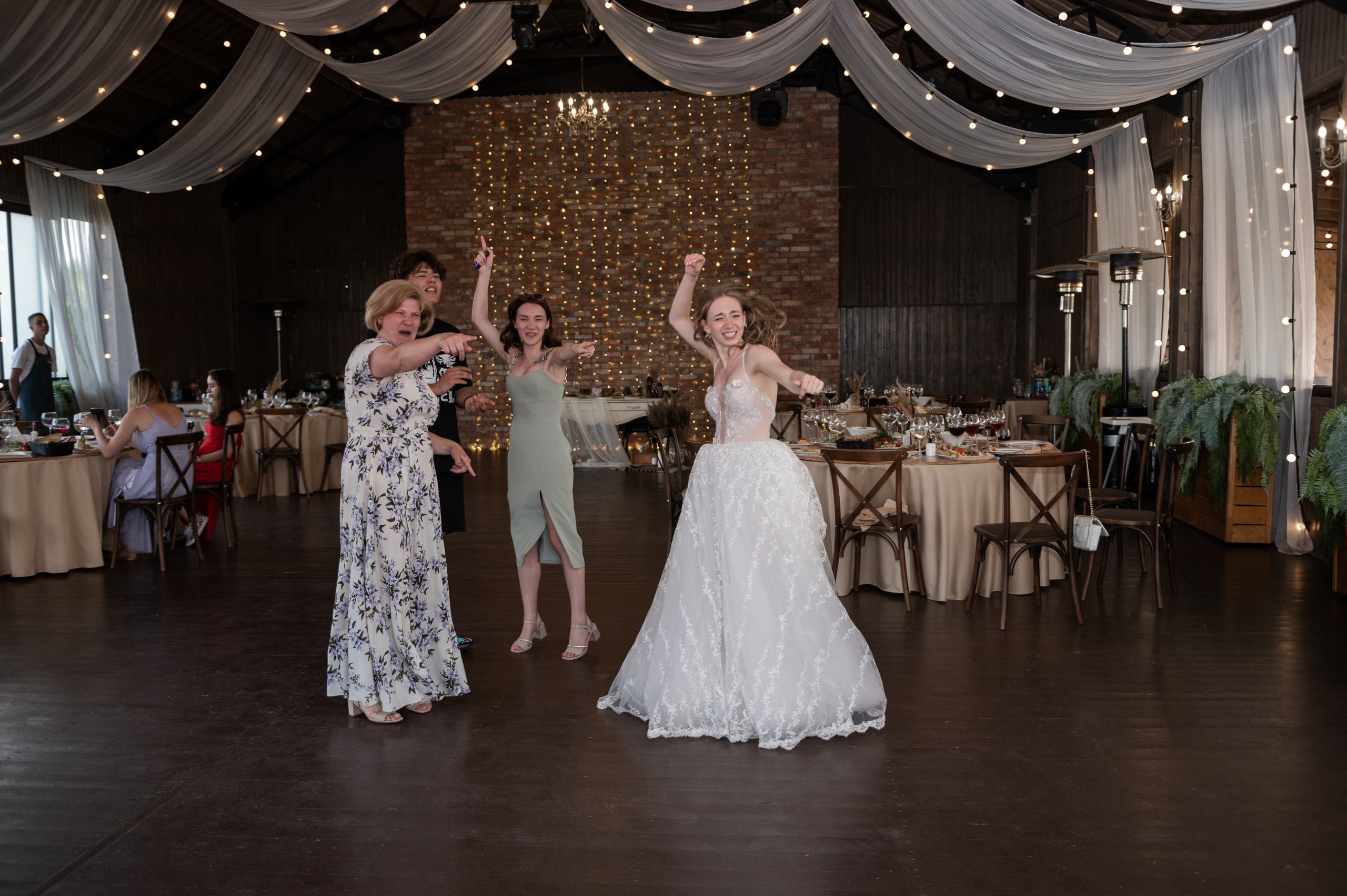 V & D. Свадебный и семейный фотограф в Москве и Европе Евгения Амелина