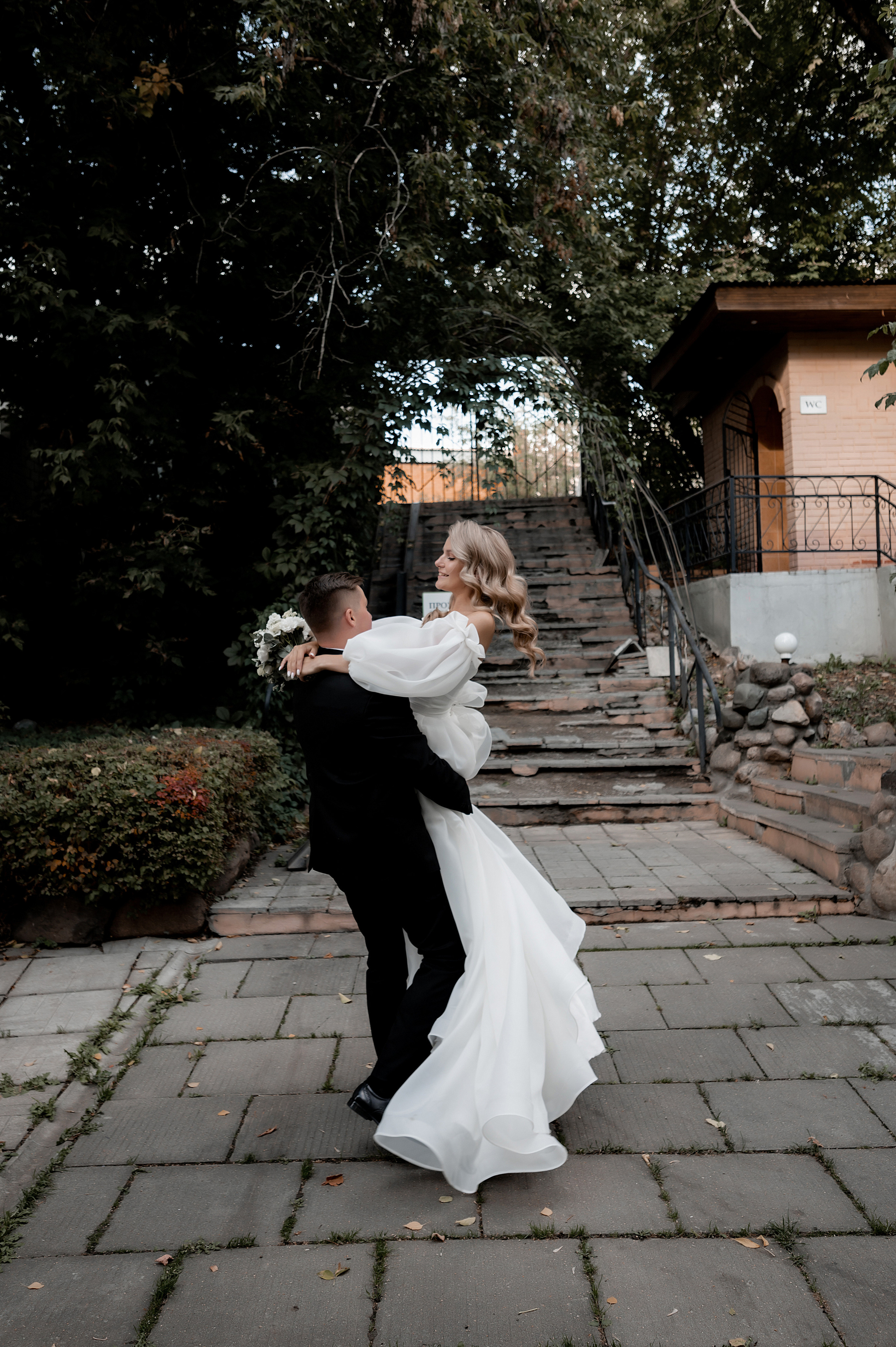 D & N. Свадебный и семейный фотограф в Москве и Европе Евгения Амелина