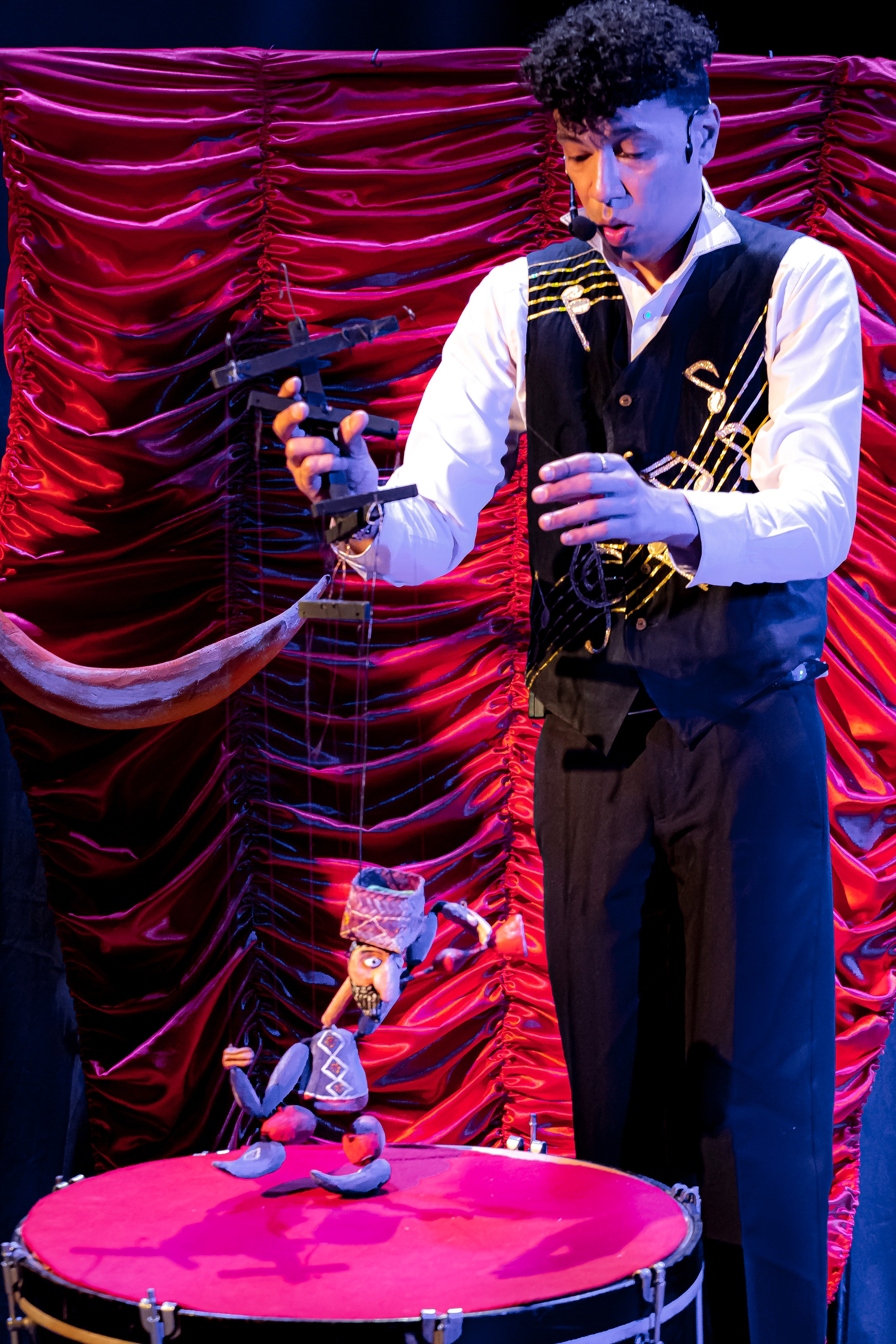 Цирк из Саквояжа спектакль театра САКВОЯЖ. Фотограф в Сочи Юрий Шептаев