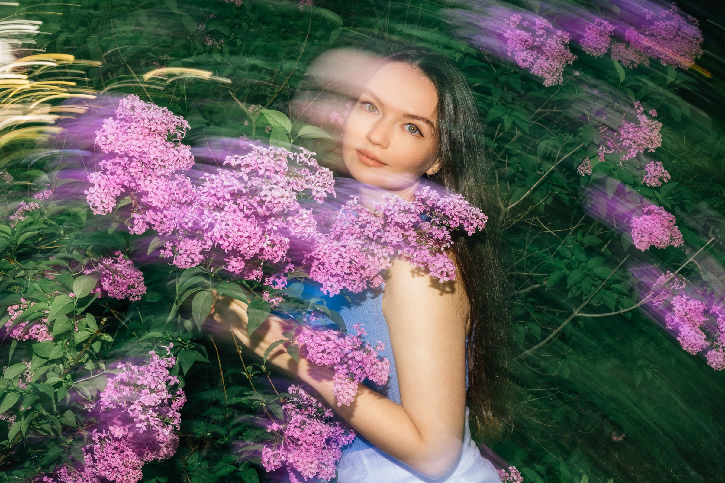 Смазы сирени. Екатерина. Июнь 2025. Фотограф Пермь. Свадьбы. Семья и дети, школа, д. сад. Фотокниги