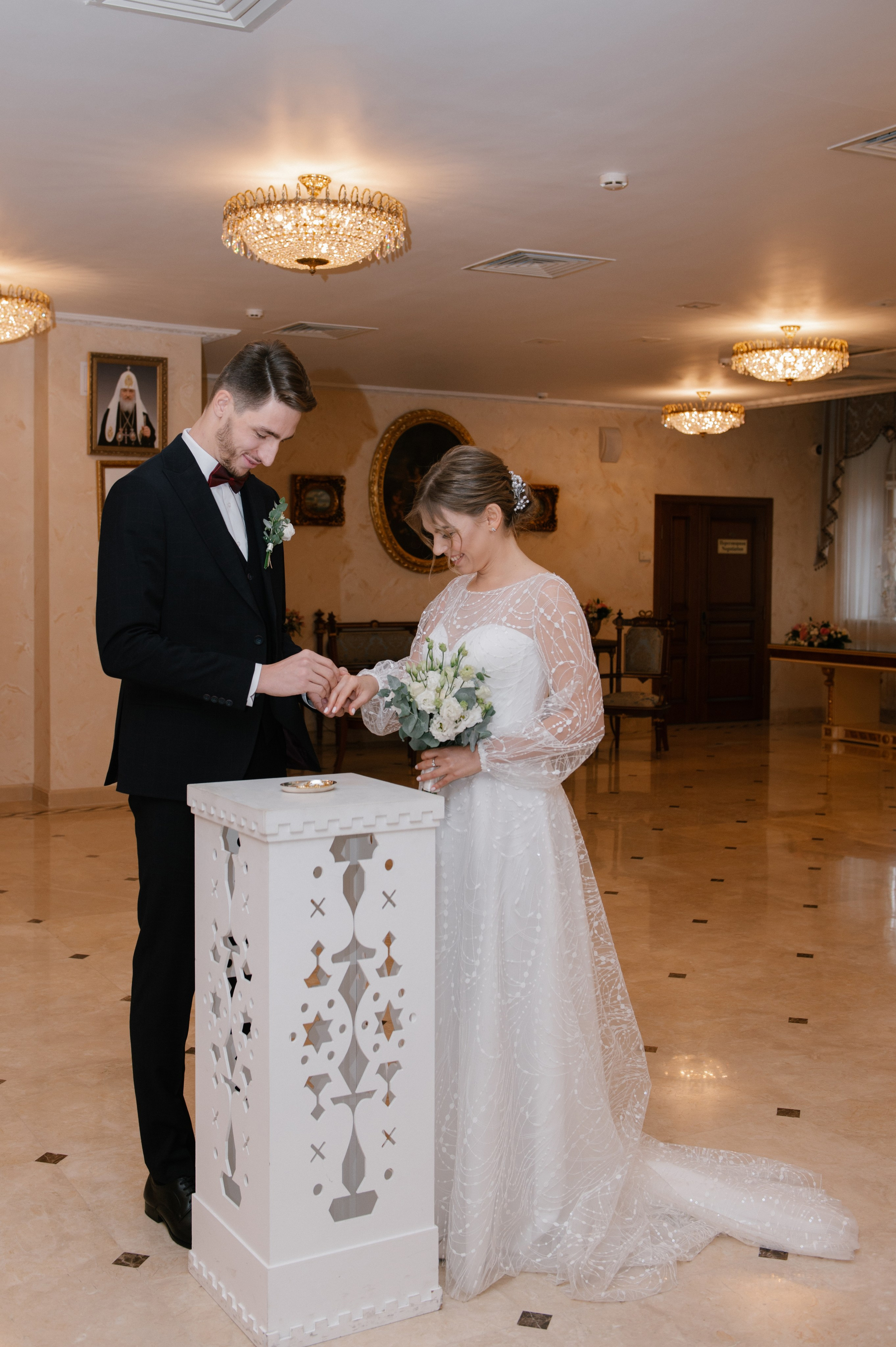 Свадебная фотосессия в Читальне имени Пушкина и камерный банкет в ресторане «Гусятникоff». Семейный и свадебный фотограф в Москве Татьяна Николаева