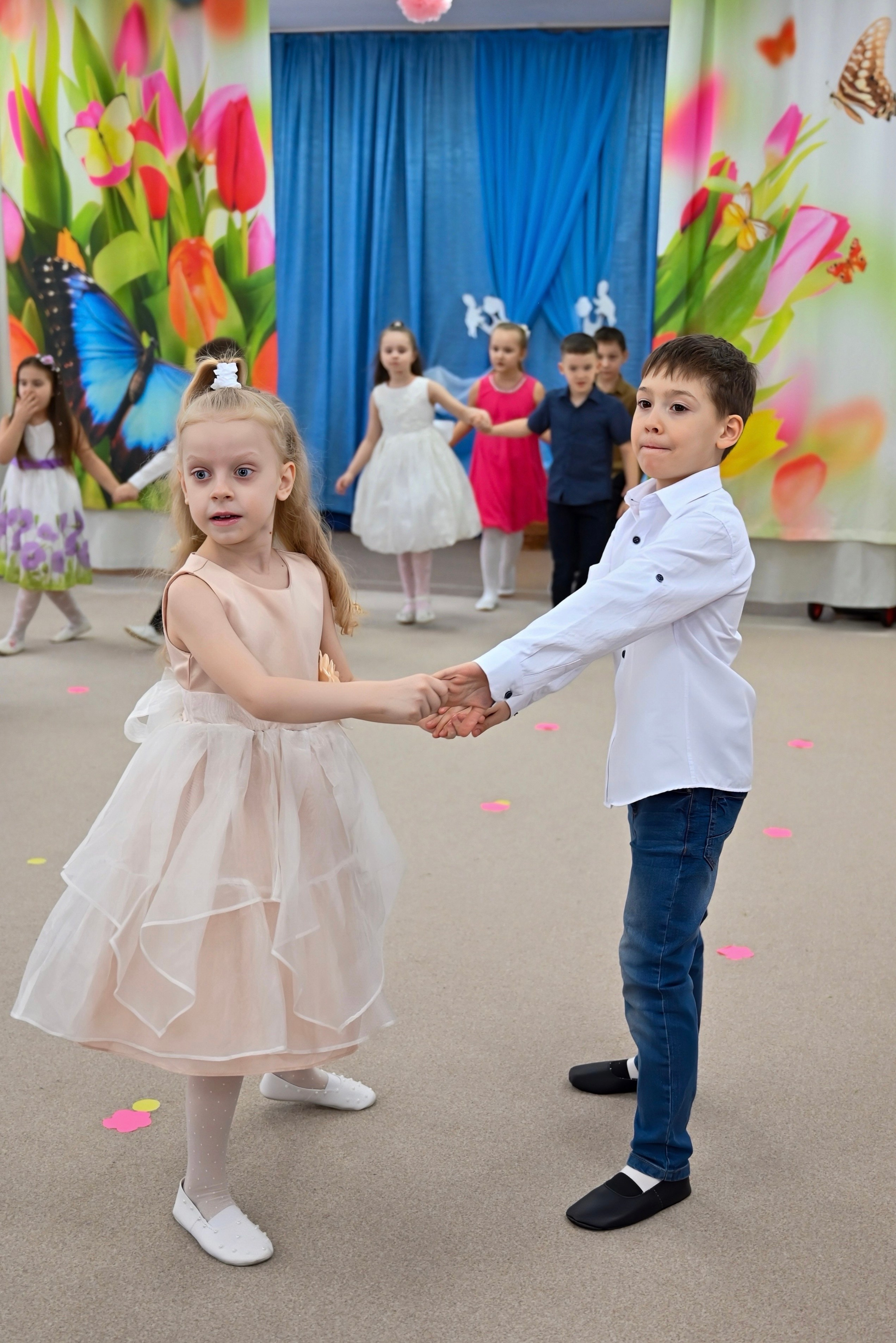 Праздник в группе Цветик семицветик. Семейный и детский фотограф Москва