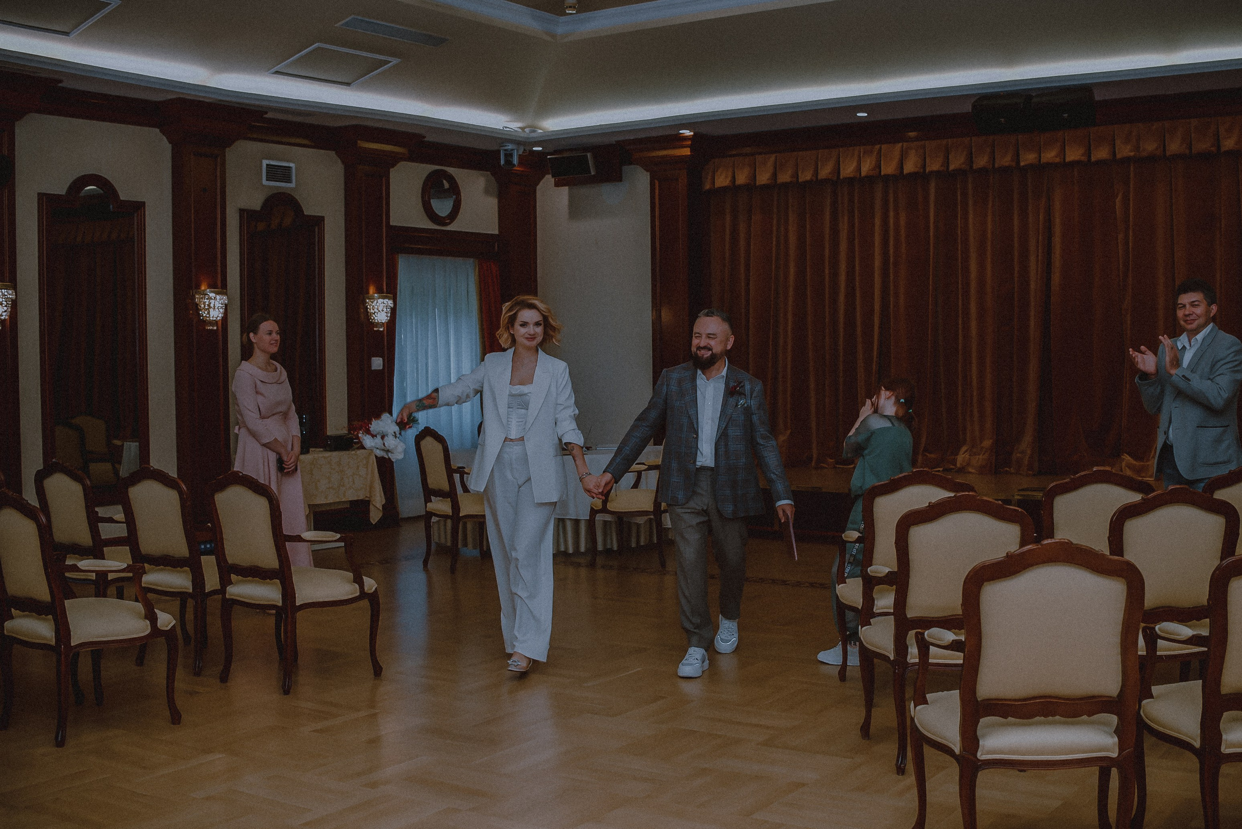 Love.exe: Запущен успешно. Свадебный и семейный фотограф в Москве Сажина Кристина КиМ. Свадебный оператор в Москве Сажин Максим