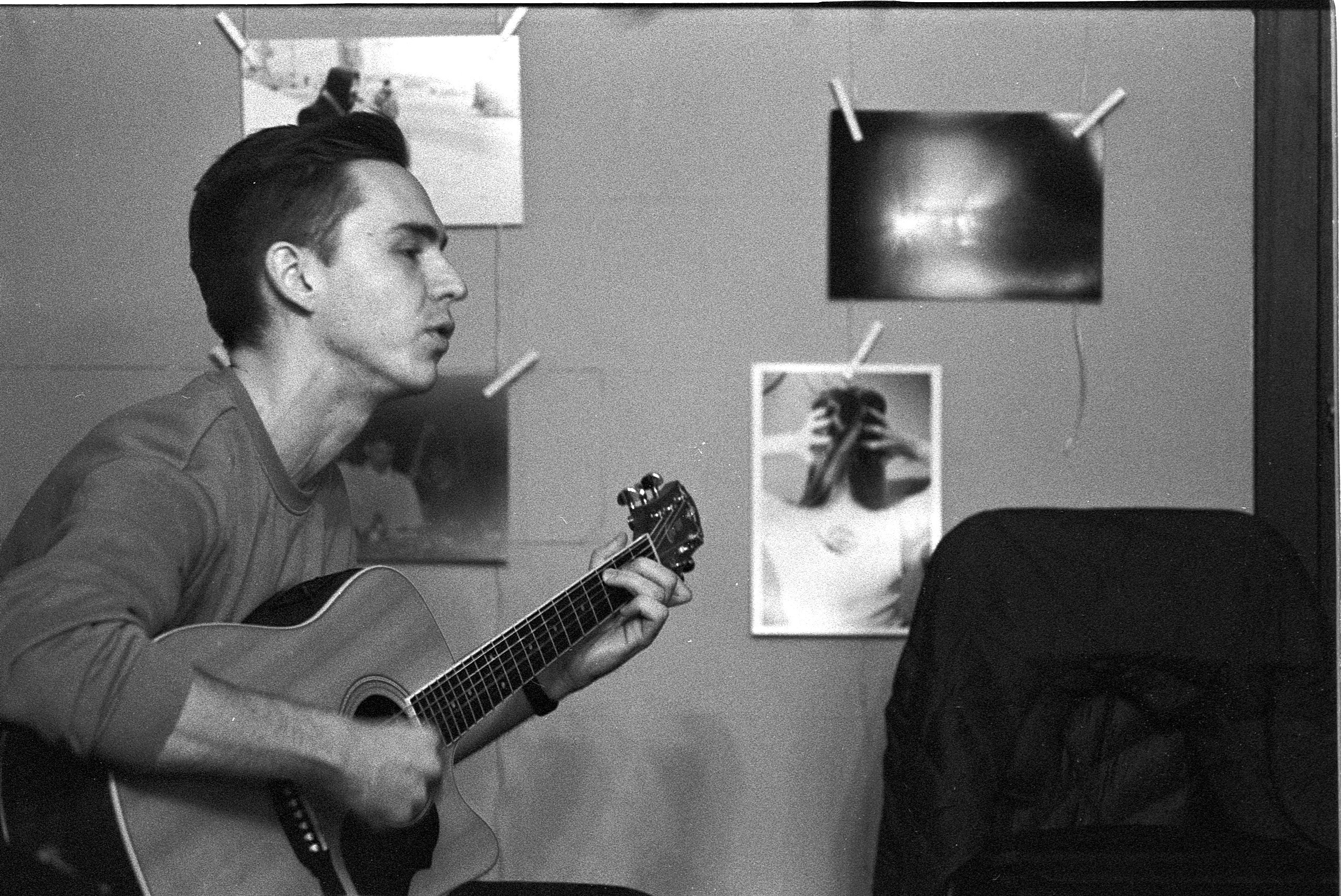 12.12.2021 // Гитара и фотография. Фотовыставки serebro.gallery, в которых автором можешь стать ты! | Москва