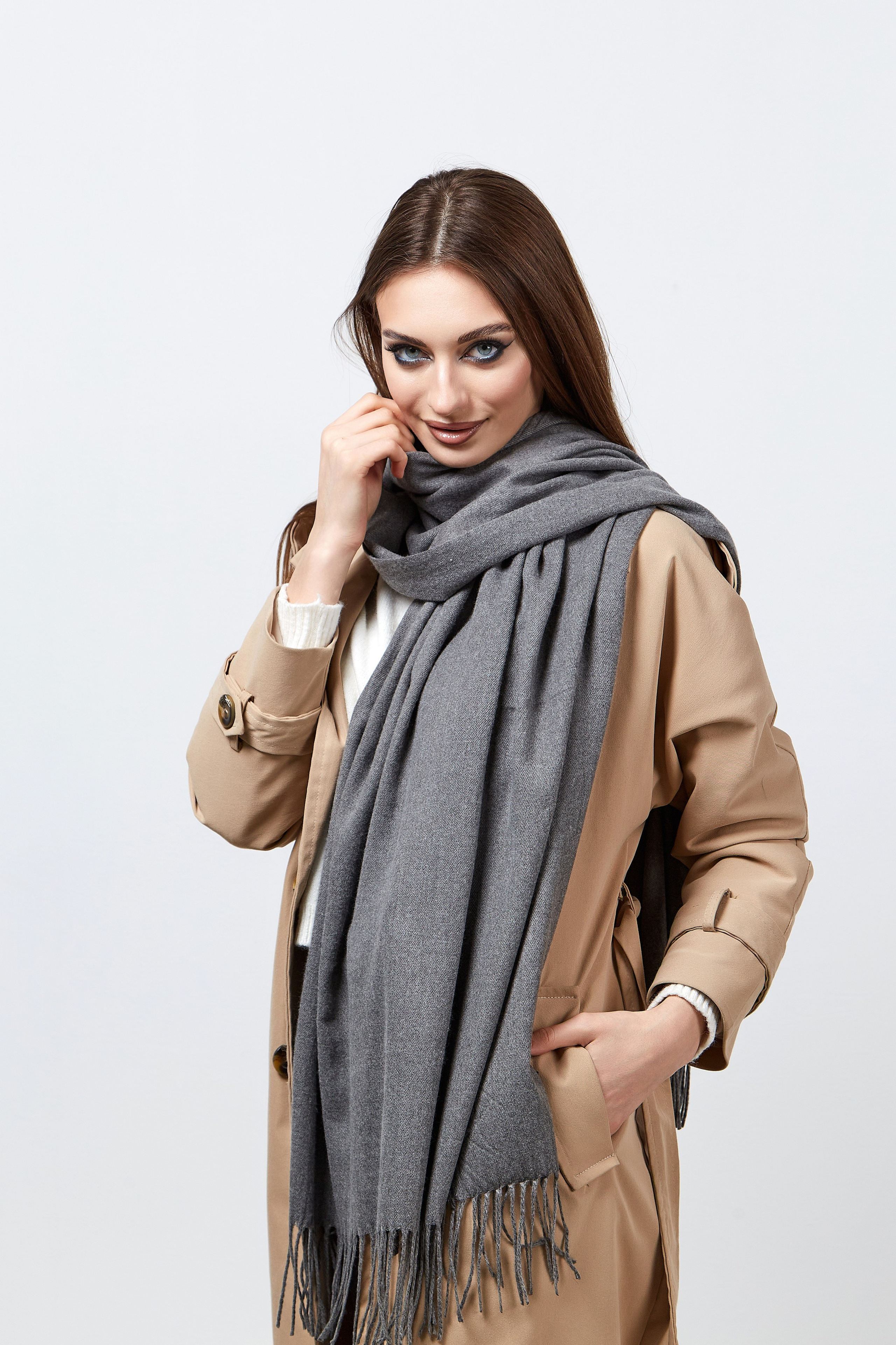 Фотосессия женских шарфы. Фотограф Руслан Потапов в Краснодаре