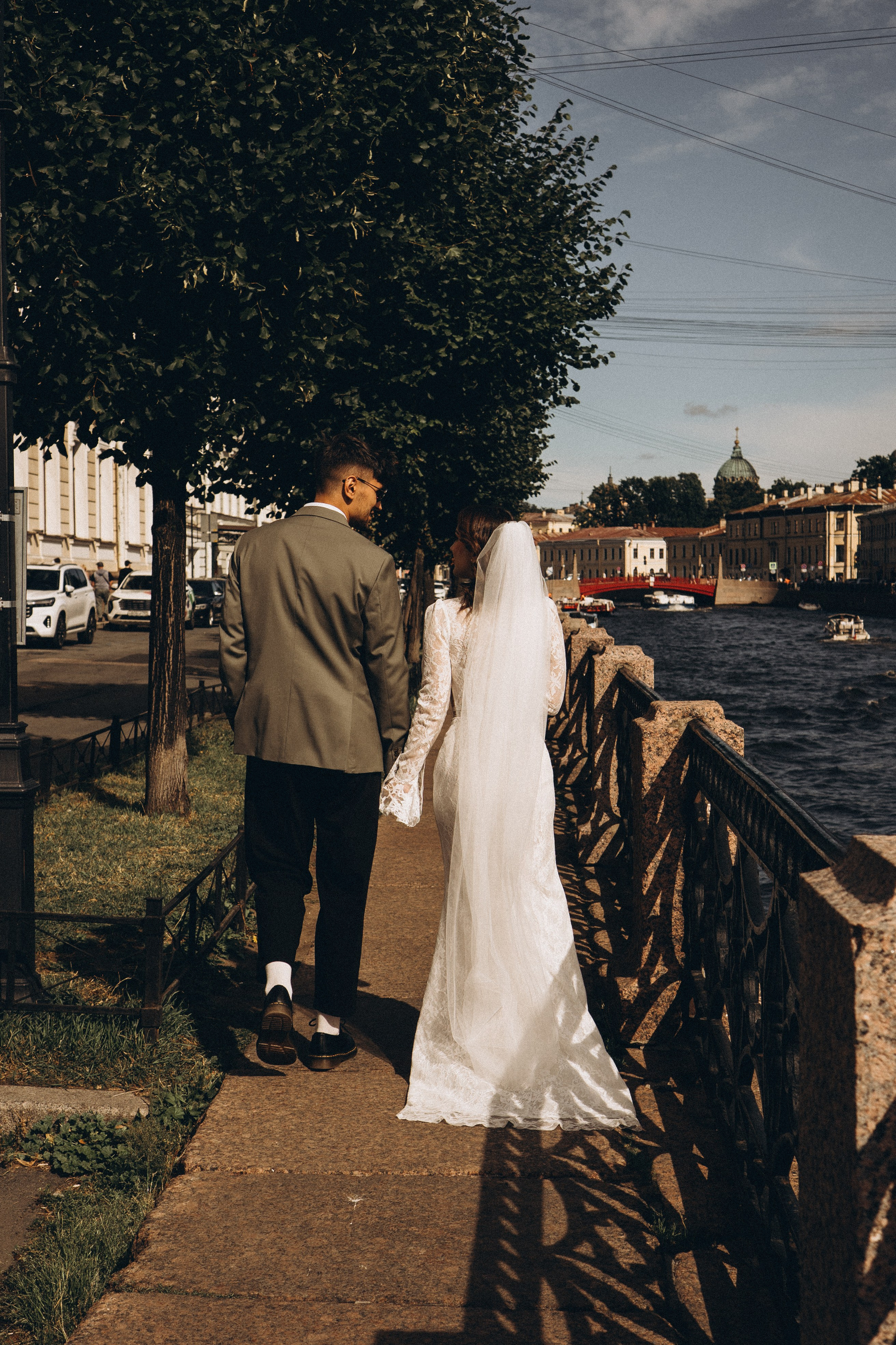 СВАДЕБНАЯ ПРОГУЛКА ВОЗЕ ИСАИКЕВСКОГО СОБОРА АСТОРИИ И ЗАКОНОДАЛЕТНОГО СОБРАНИЯ. Профессиональный фотограф, Санкт-Петербург — Виктория Богомолова