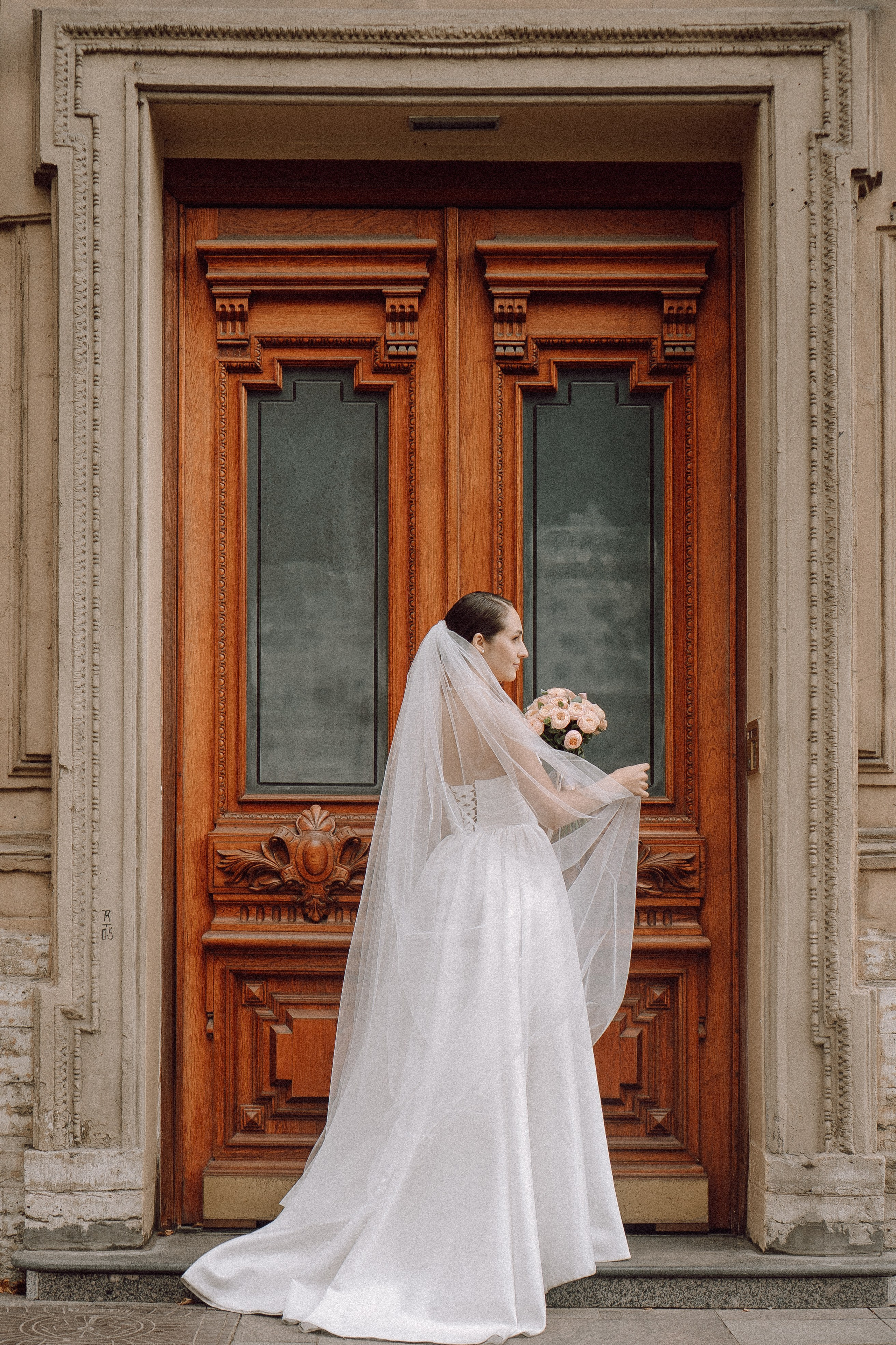 СВАДЕБНАЯ ПРОГУЛКА В САНТК-ПЕТЕРБУРГЕ (ИСАКИЕВСКИЙ СОБОР, ЗИМНЯЯ КАНАВКА, ЭРМИТАЖ И БОЛЬШАЯ МОРСКАЯ УЛИЦА). Профессиональный фотограф, Санкт-Петербург — Виктория Богомолова