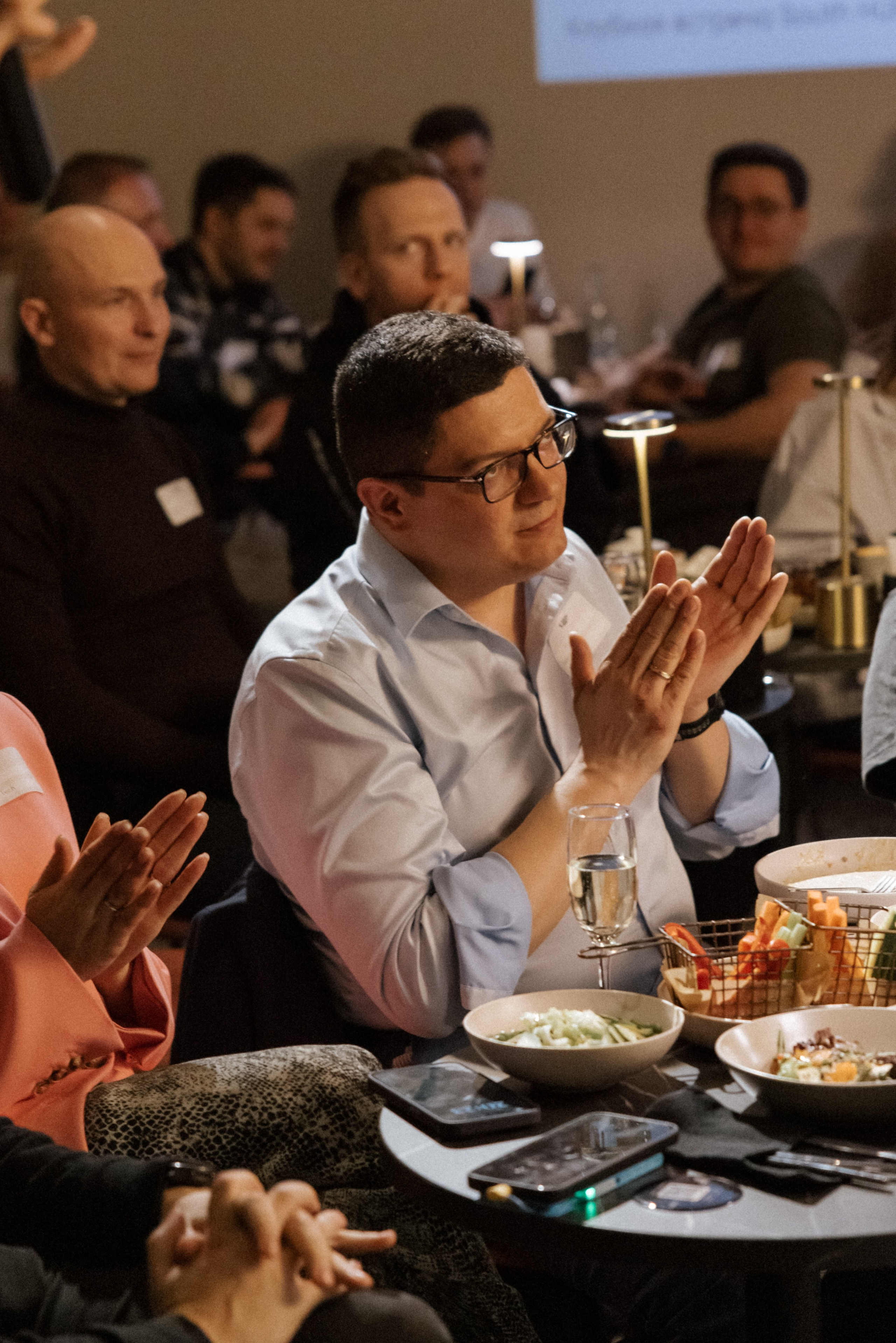 Очень сложные переговоры. South HUB