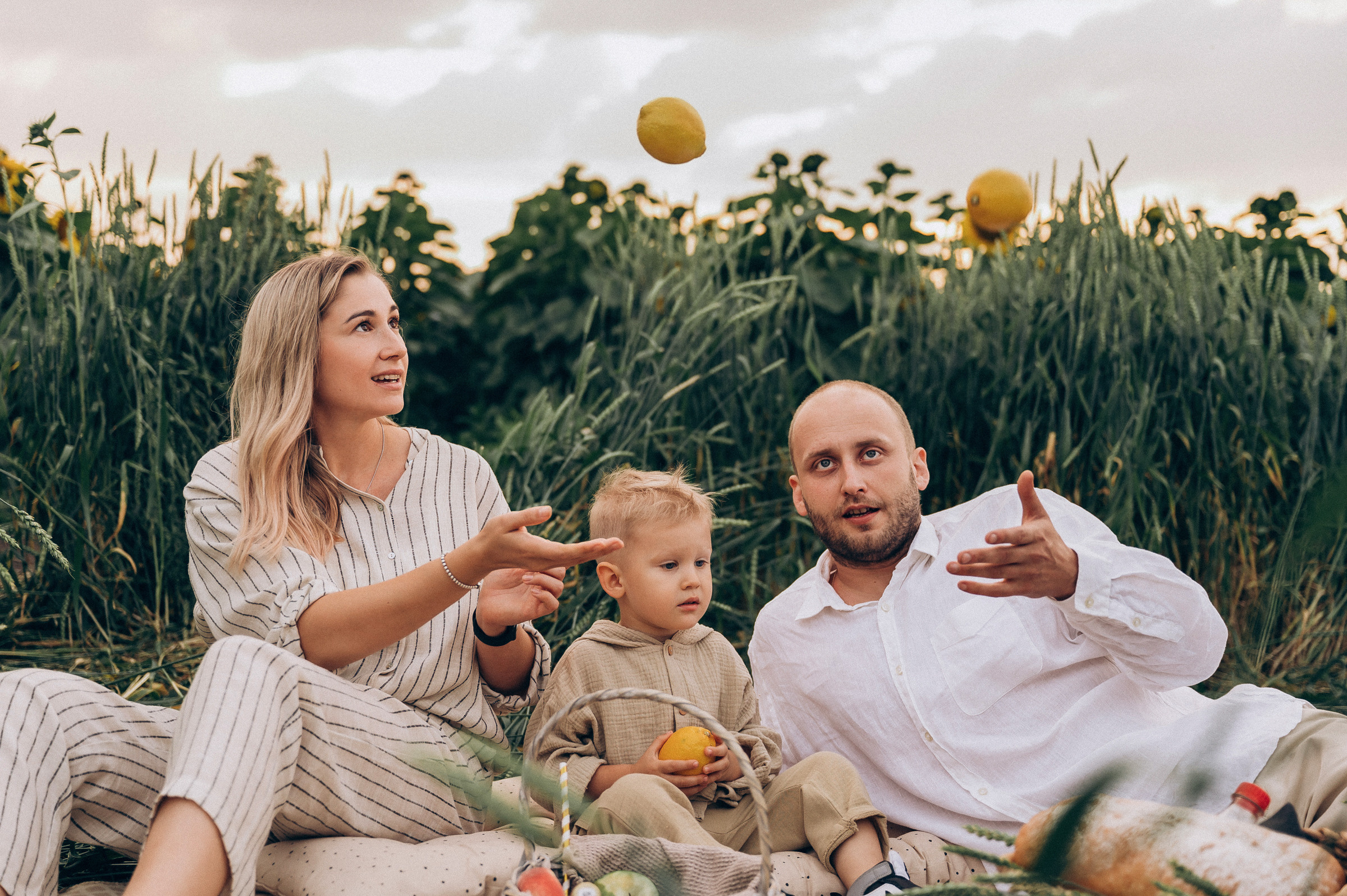 Даша, Максим, Сёма. Семейный и свадебный фотограф в Красноярске Садкеева Юлия
