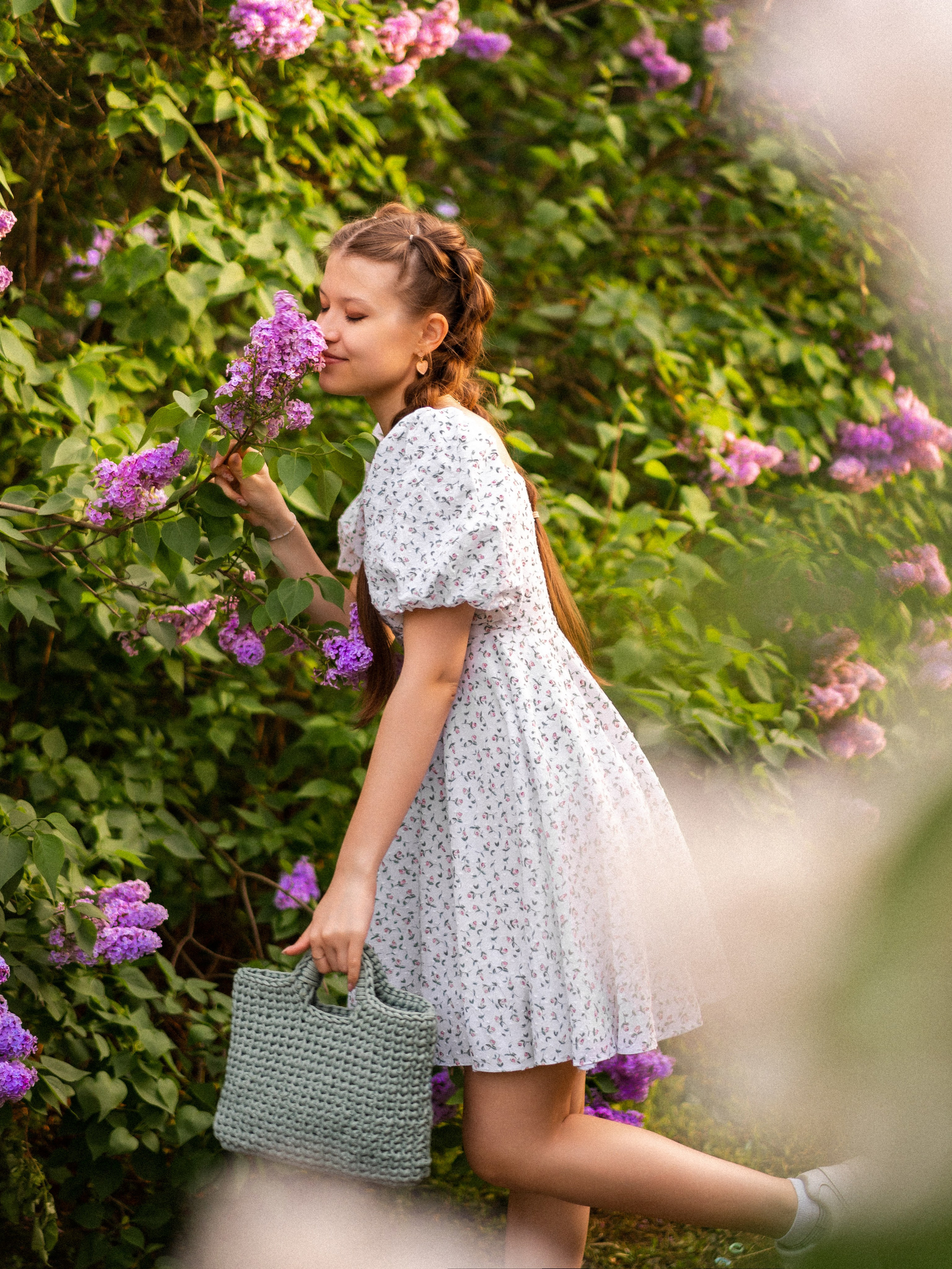 Ольга — фотосессия в сиреневом саду. Фотограф Москва