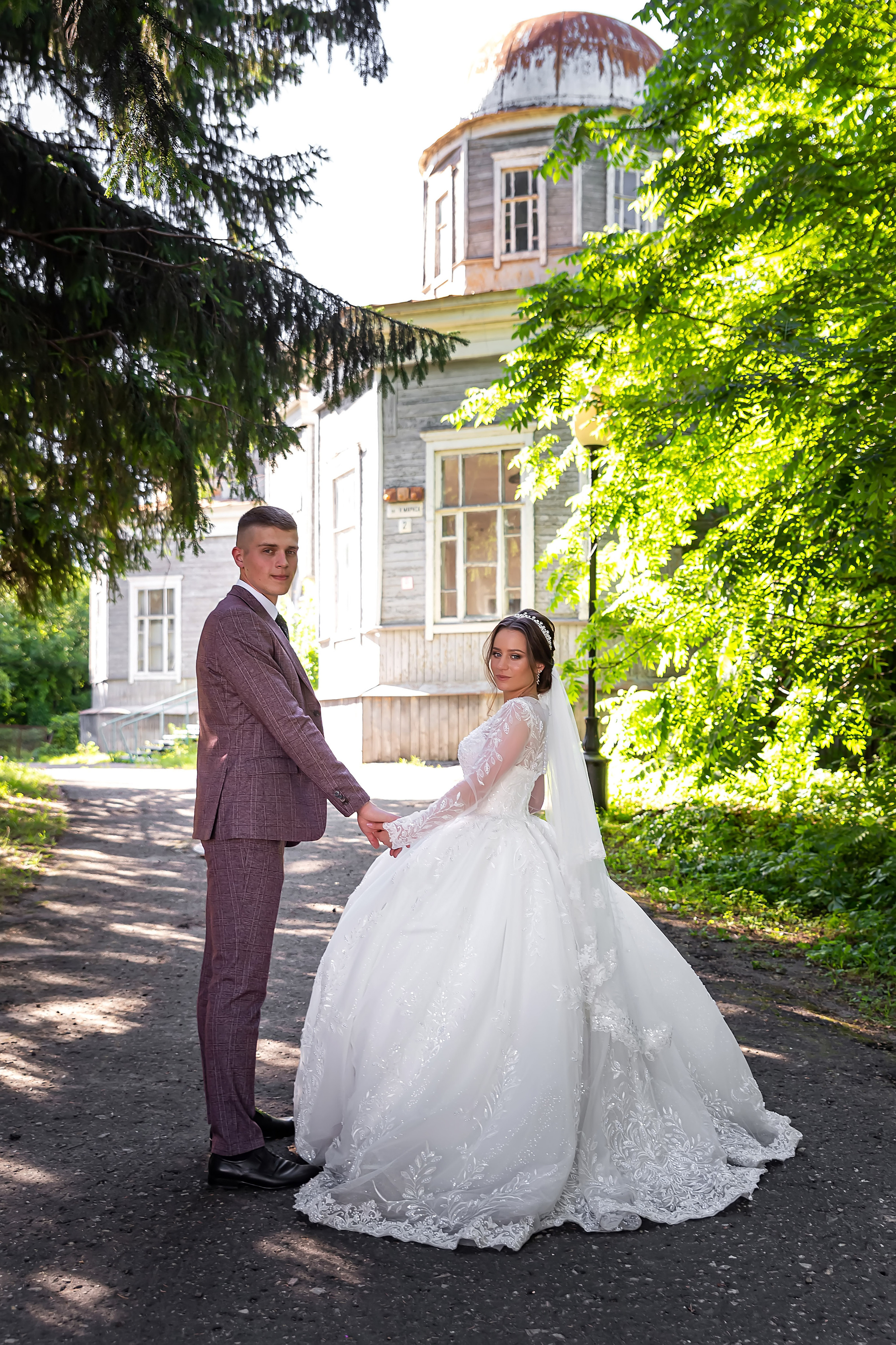 Свадебный фотограф Марина Суворова и видеооператор Олег Петров