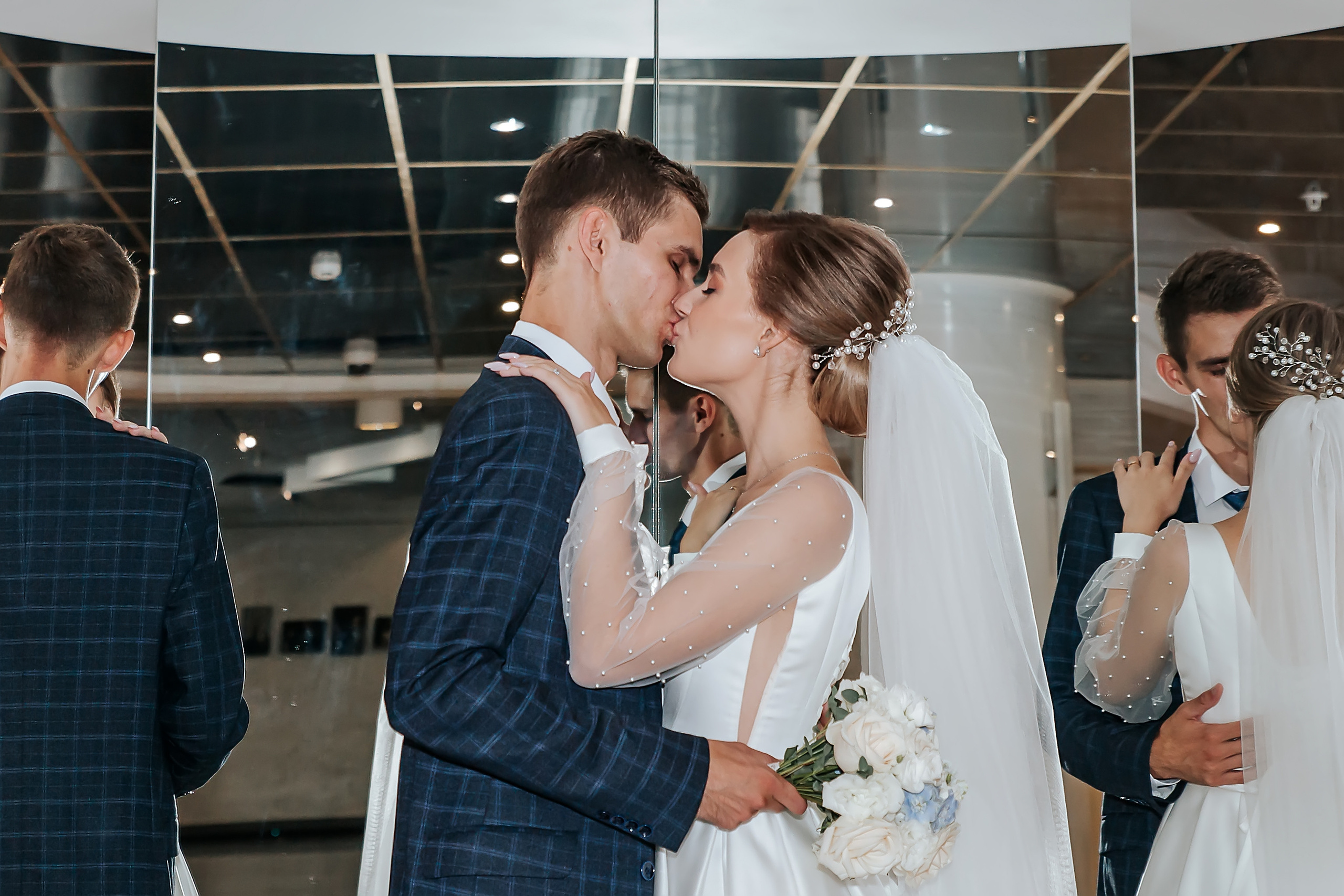 Свадебный фотограф Марина Суворова и видеооператор Олег Петров