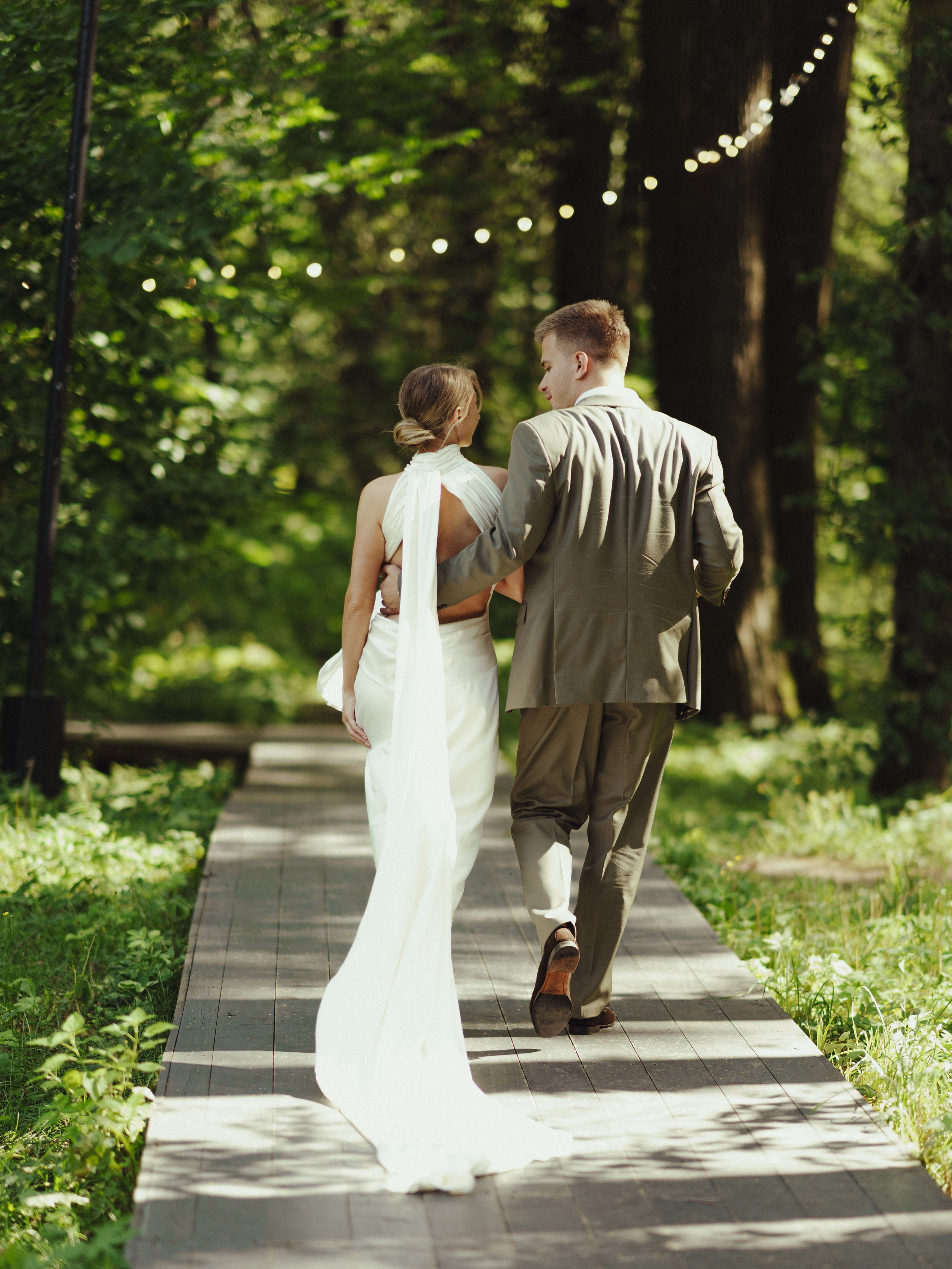 И даже птицы им пели песни. Свадебный фотограф Наташа Алешина