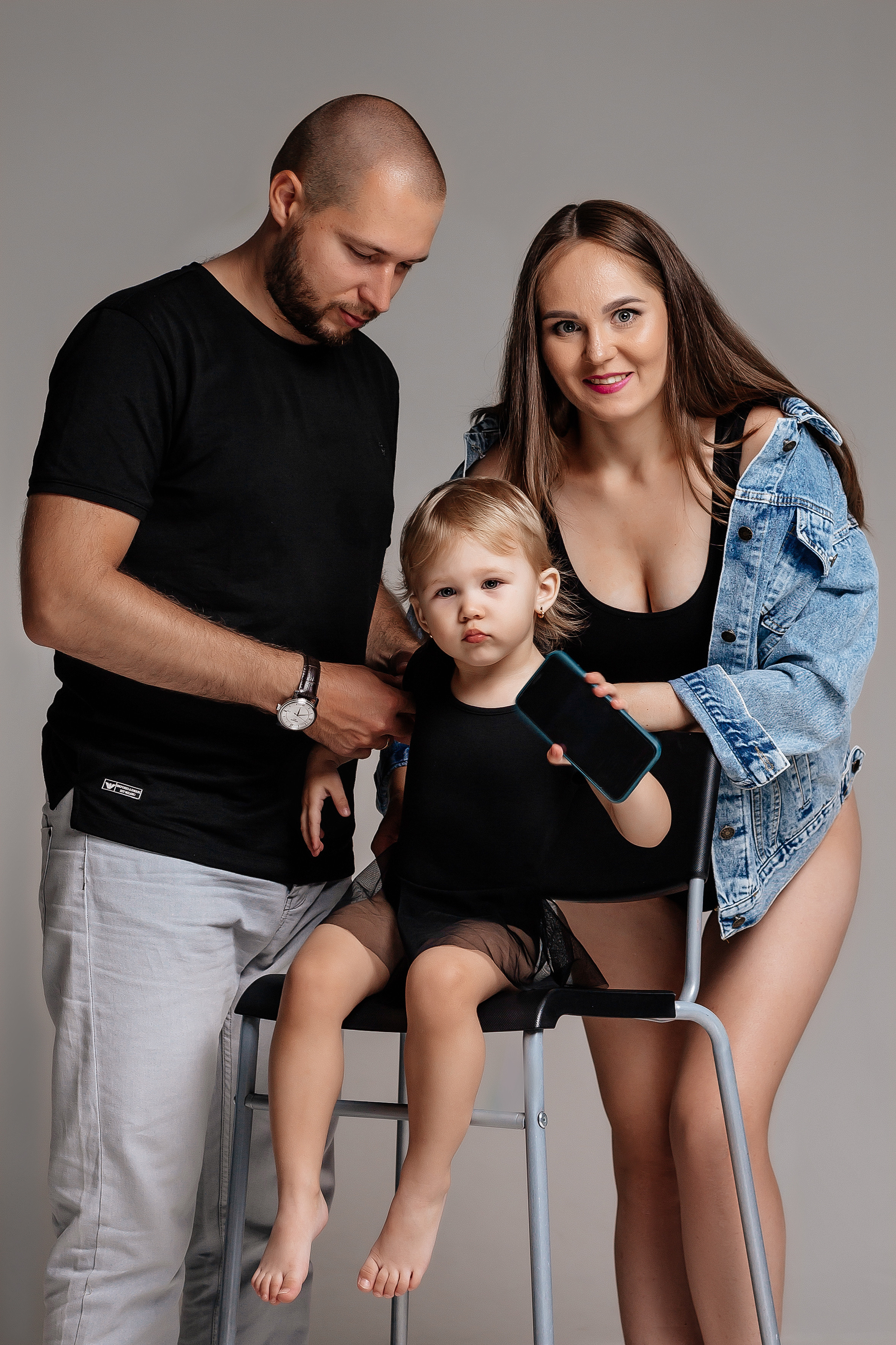 Кристина с семьей. Фотограф Бурятии София Андриянова