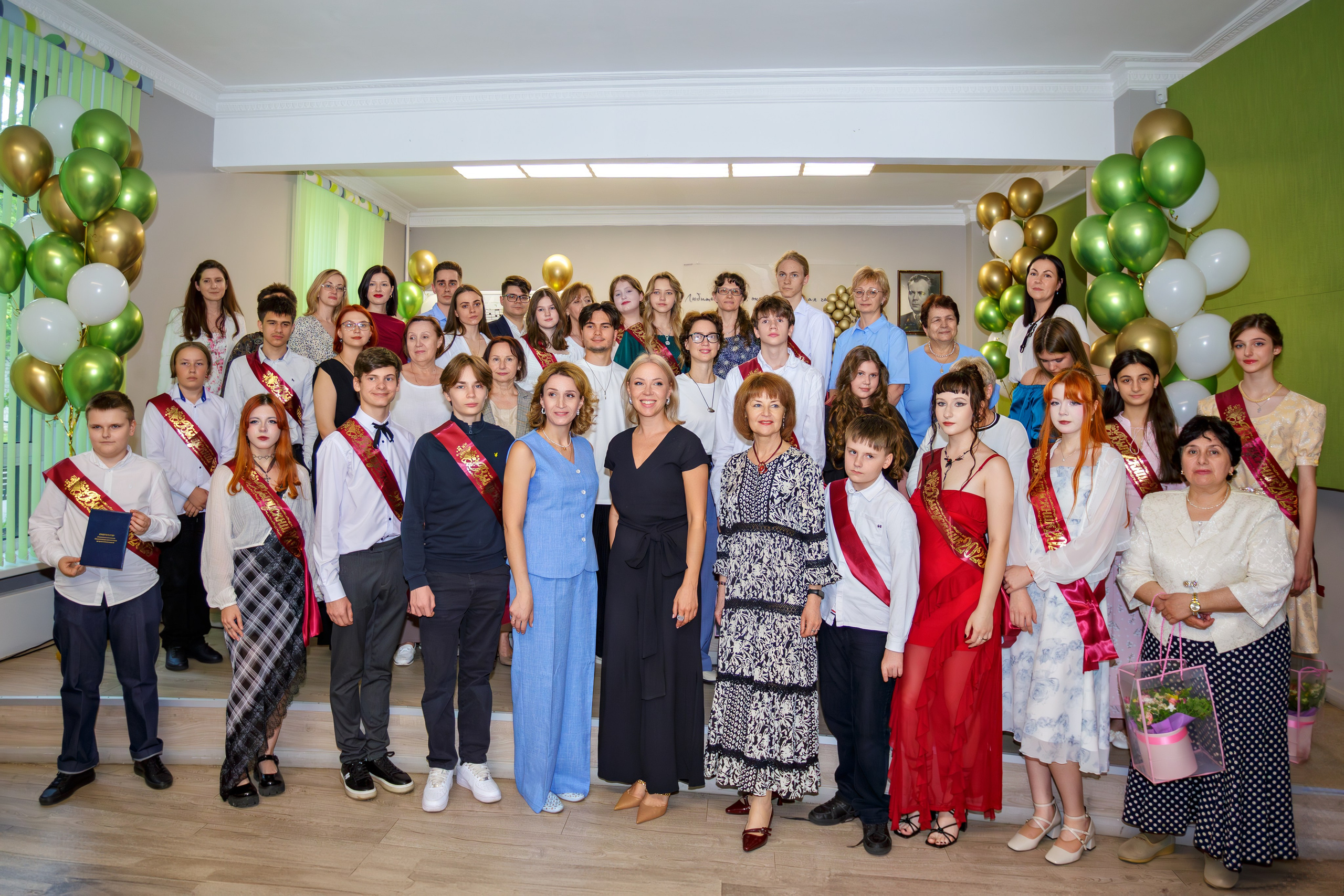 Вручение дипломов в Детской музыкальной школе имени Н. П. Будашкина. Выпускные альбомы и школьный фотограф в Подольске, Троицке, Щербинке, Москве и Московской области