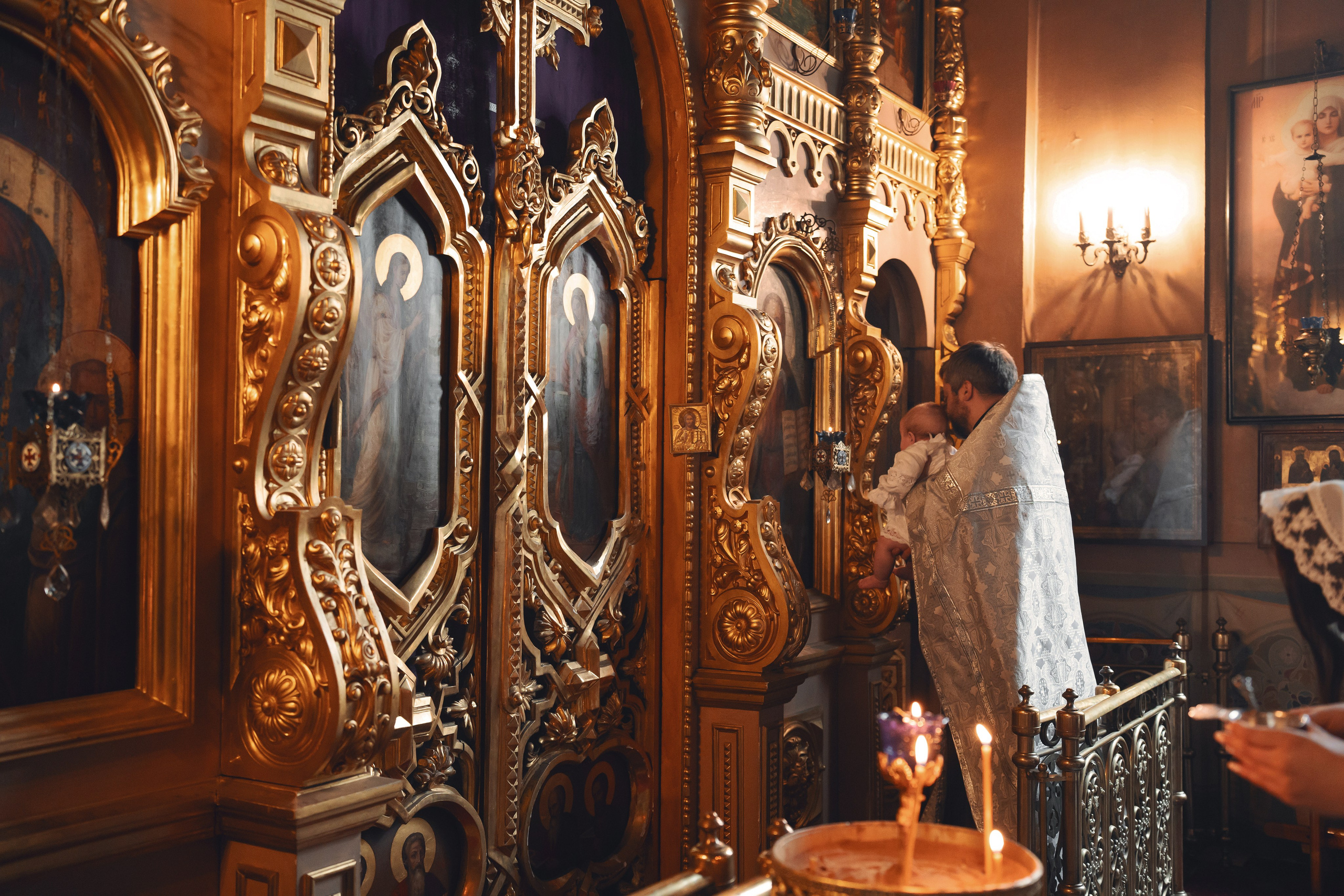 Крещение в православном Храме Воскресения Словущего в Даниловской Слободе. Семейный фотограф в Москве 📸