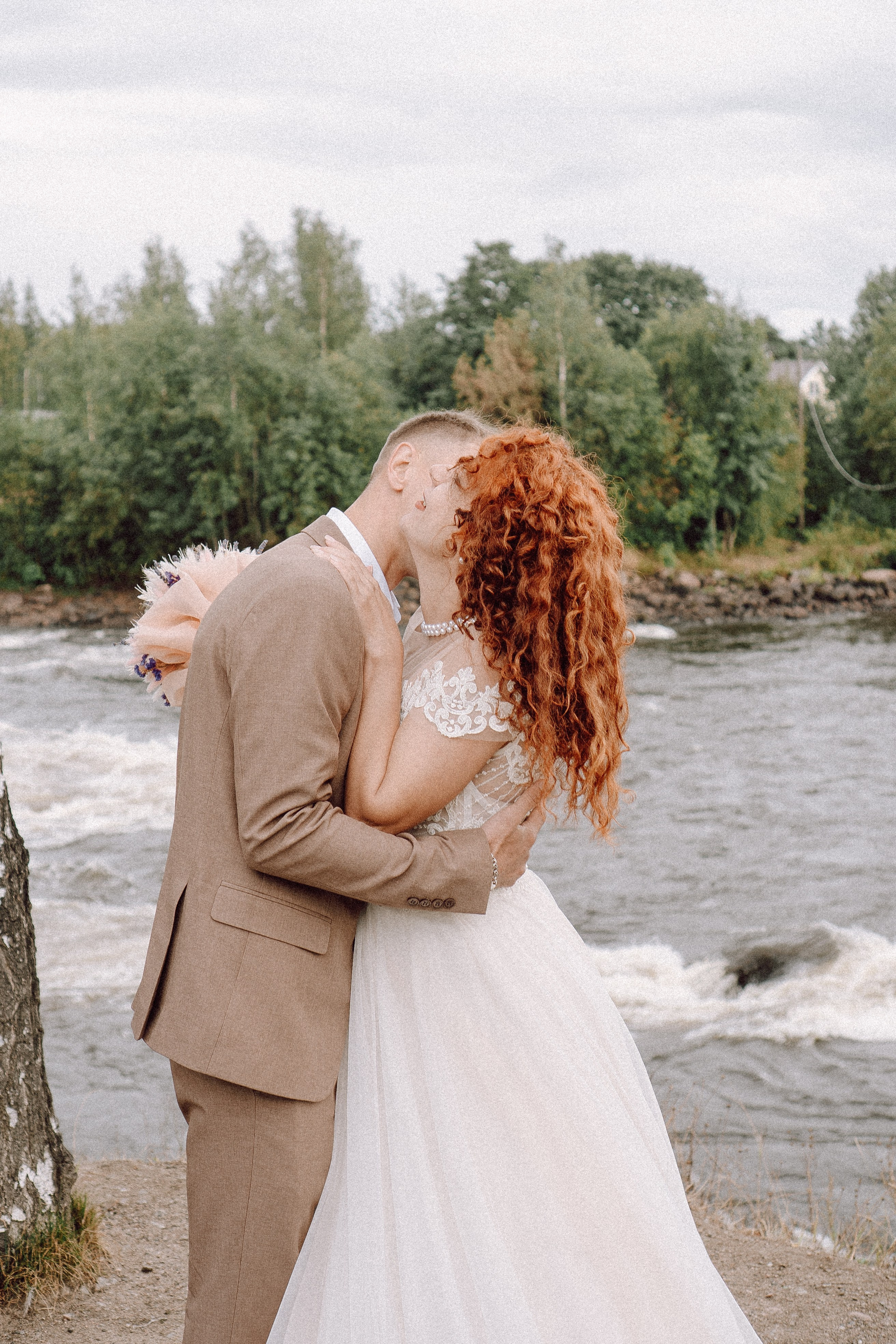 СВАДЕБНАЯ ФОТОСЕССИИЯ ПАРЫ В ГОРОДЕ ПРИОЗЕРСК В СОСНОВОМ ЛЕСУ И С ПИКАПОМ. Профессиональный фотограф, Санкт-Петербург — Виктория Богомолова