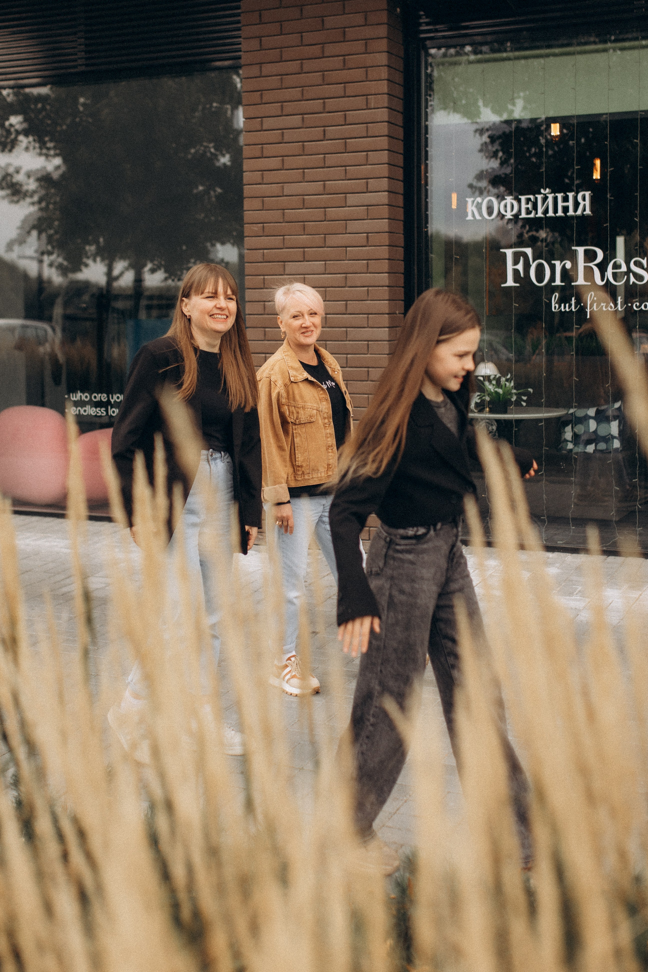 Прогулка по городу, осень. Семейный фотограф lifestyle в Новосибирске Елена Шпилевая