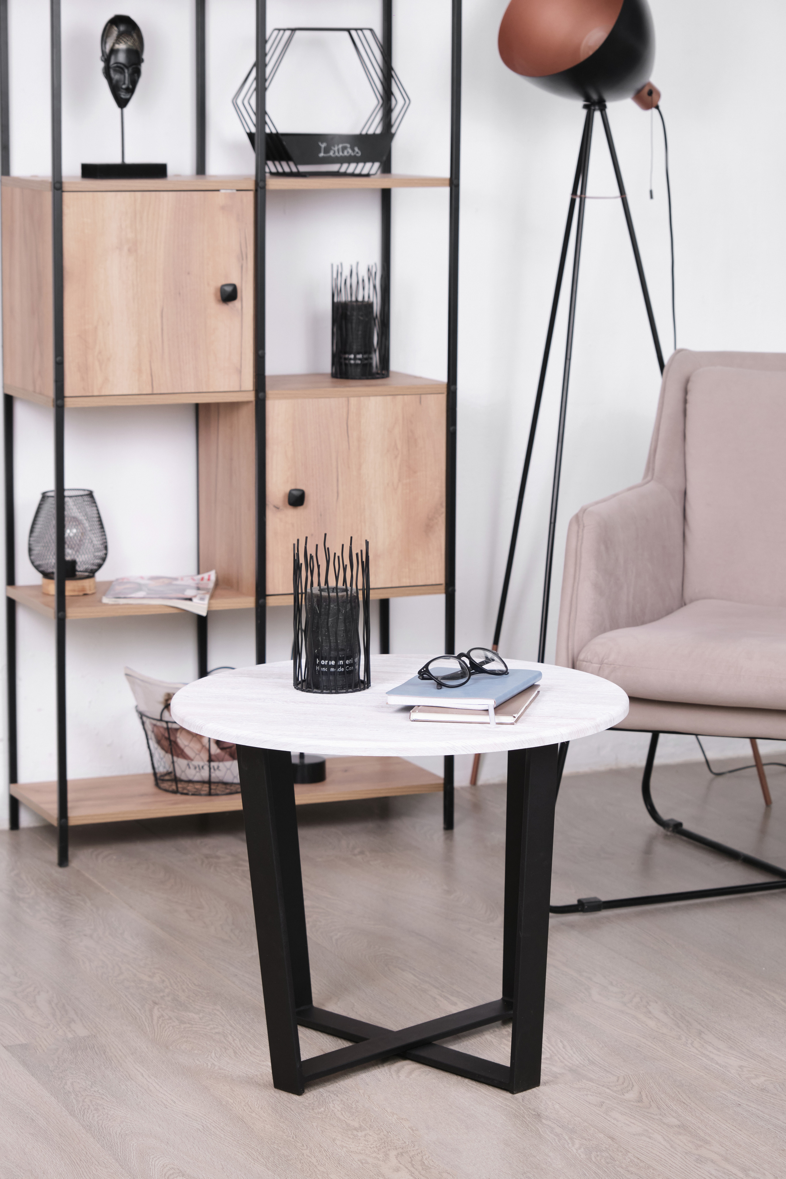 фотография интерьера в стиле лофт стол контент