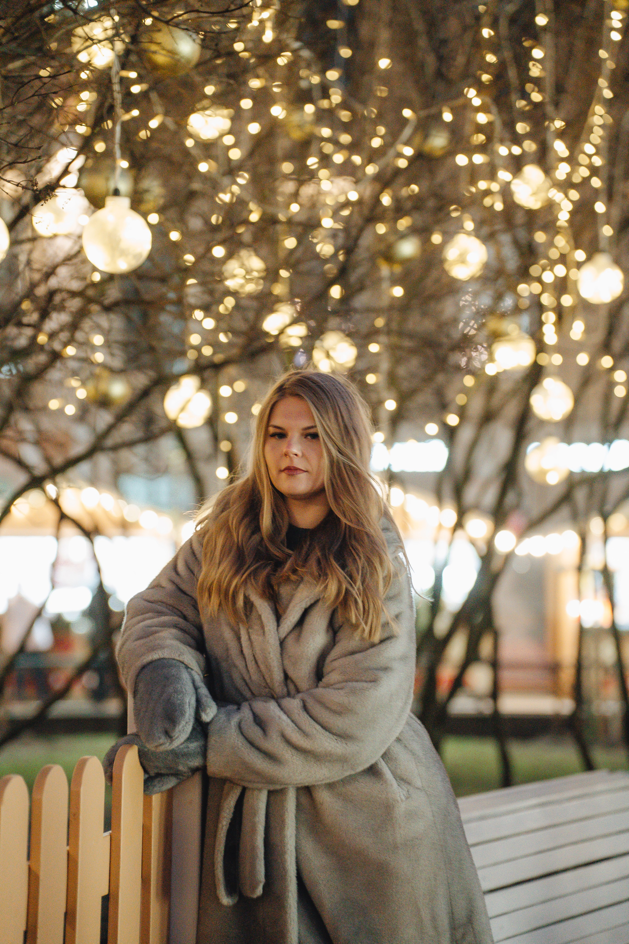 ПРОГУЛКА НА МАНЕЖНОЙ ПЛОЩАДИ ДЛЯ ДЕВУШКИ ПЕРЕД НОВЫМ ГОДОМ (НОВОГОДНЯЯ ФОТОСЕССИИЯ НА МАНЕЖНОЙ ПЛОЩАДИ). Профессиональный фотограф, Санкт-Петербург — Виктория Богомолова