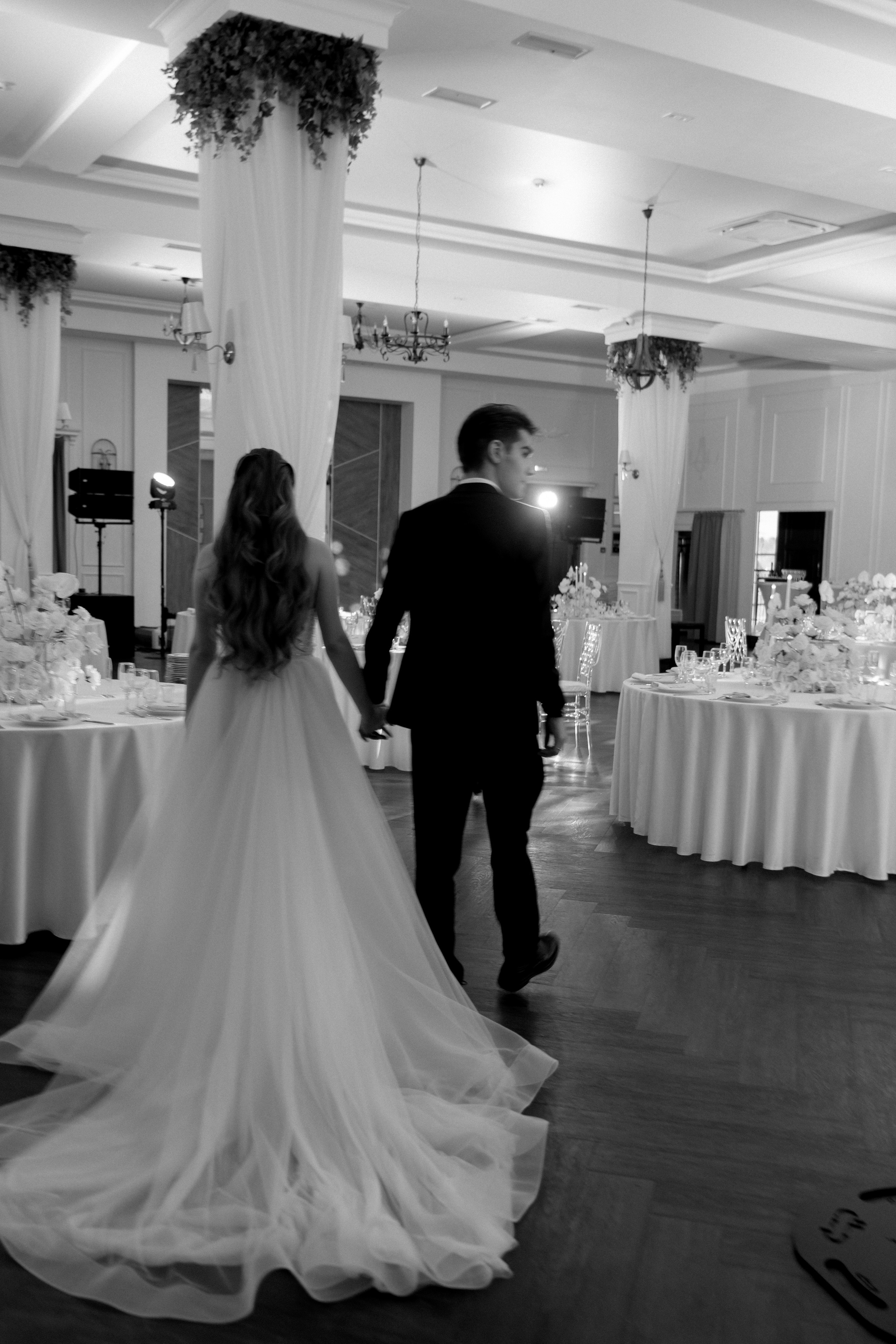 СВАДЕБНАЯ СЬЕМКА СБОРОВ В ОТЕЛЕ И ВЫЕЗД НА ЦЕРЕМОНИЮ (СНЯТО В СИБИРЕ В НИЖНЕВАРТОВСКЕ). Профессиональный фотограф, Санкт-Петербург — Виктория Богомолова