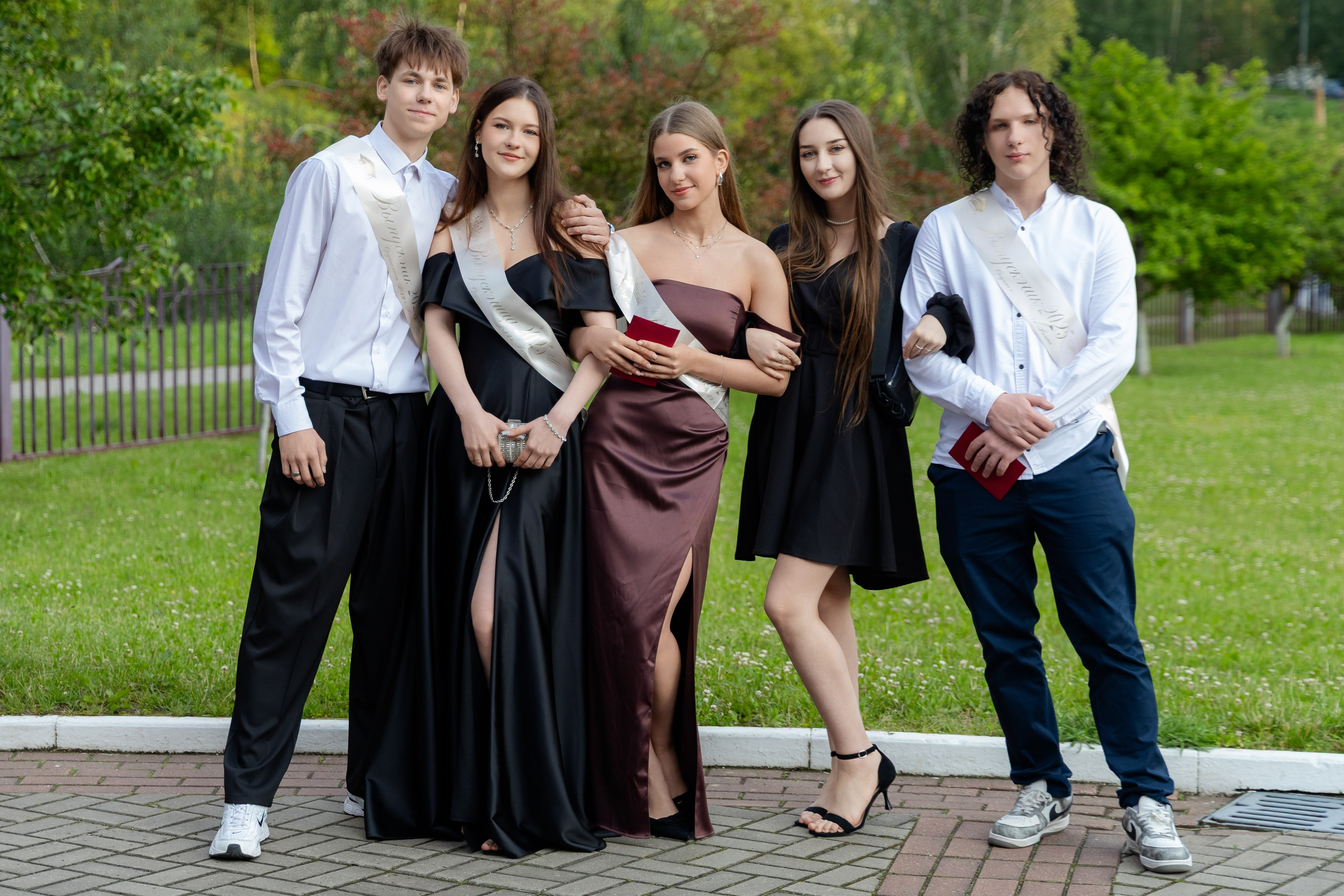 Школьный выпускной 2025 год в Минске, Беларуси. Свадебный фотограф в Минске/Беларуси Сергей Спиридонов
