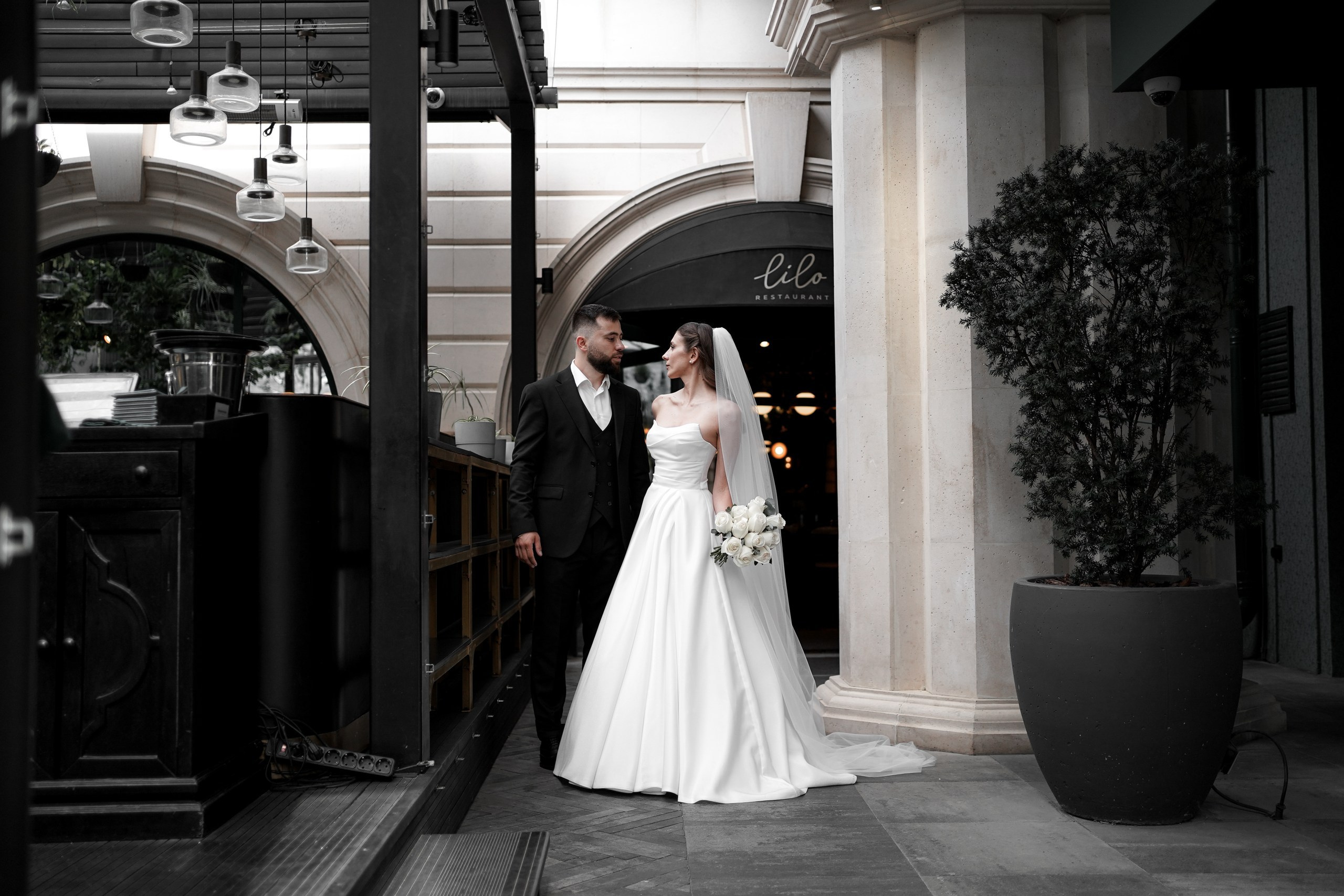 Виктория и Тарон в отеле Арка. Свадебный фотограф Ростов-на-Дону. Свадебный фотограф в Ростове-на-Дону. Таинство Крещения и Венчания, семейные фотосессии. Алёна Чёботова