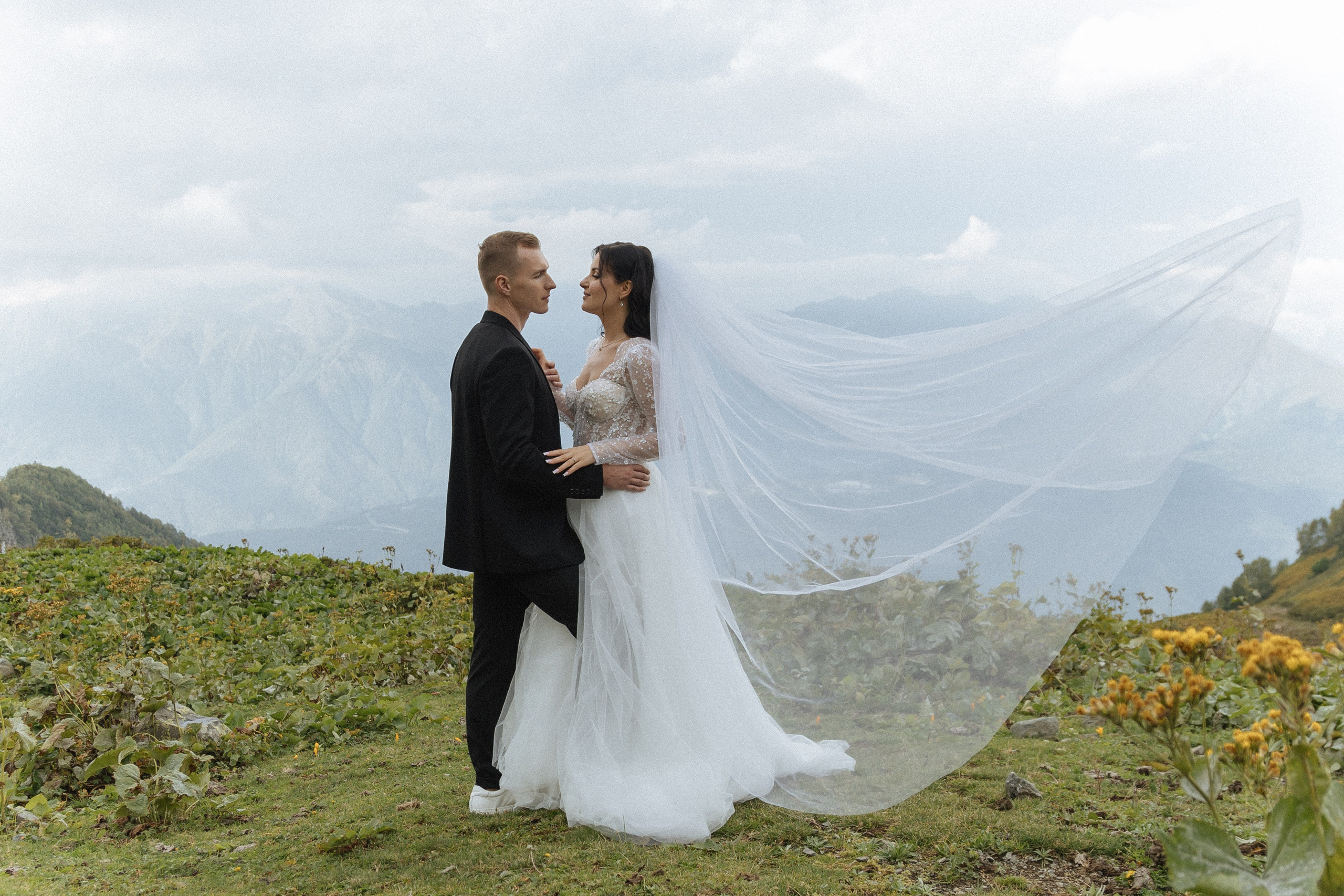 Свадебная Фотосессия в горах Сочи Красной поляны. Фотограф Сочи Адлер Сириус Красная поляна Олеся Минив