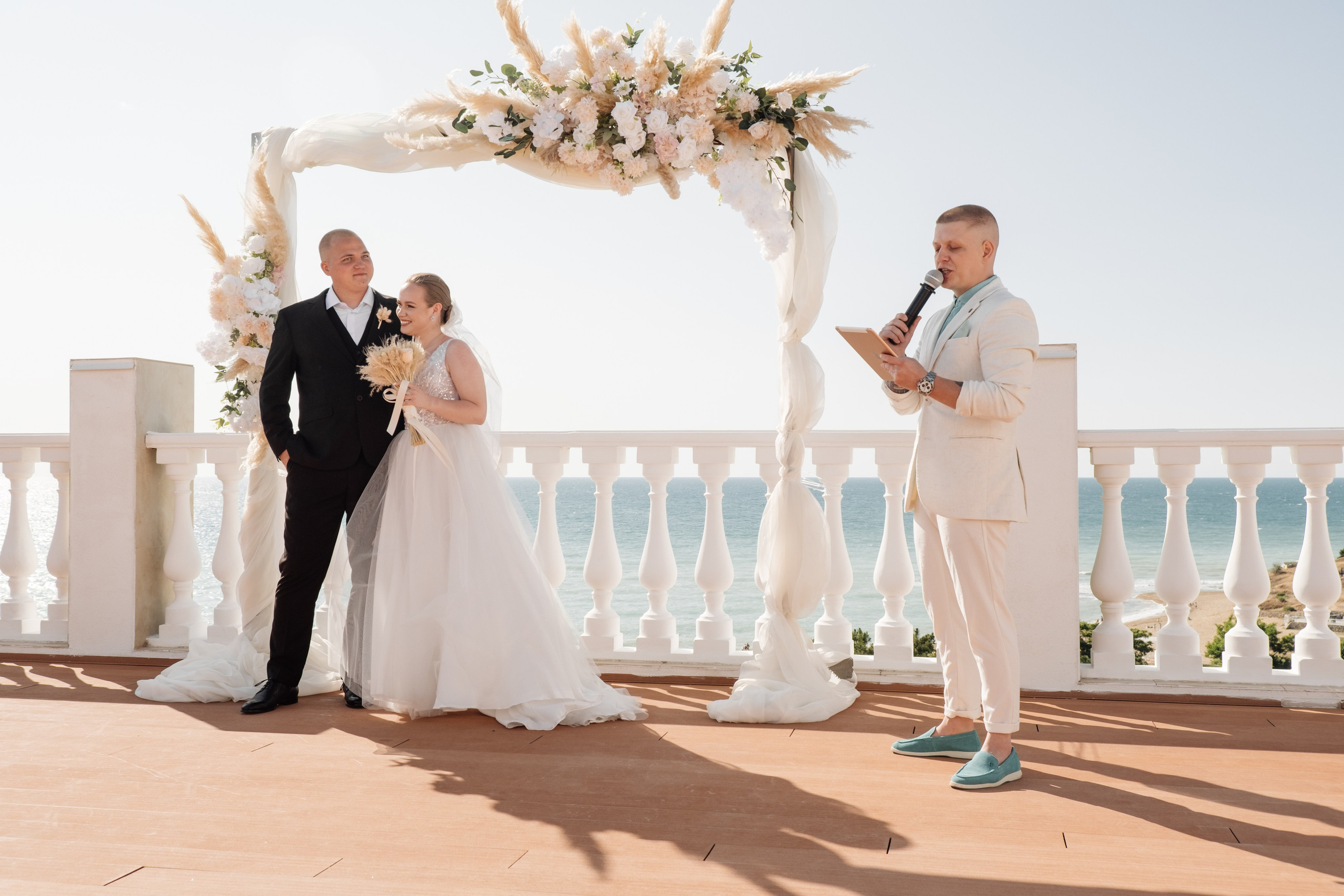 Профессиональная фотосъемка в Крыму. Натуральные эмоции и живые кадры. Забронируйте дату прямо сейчас!