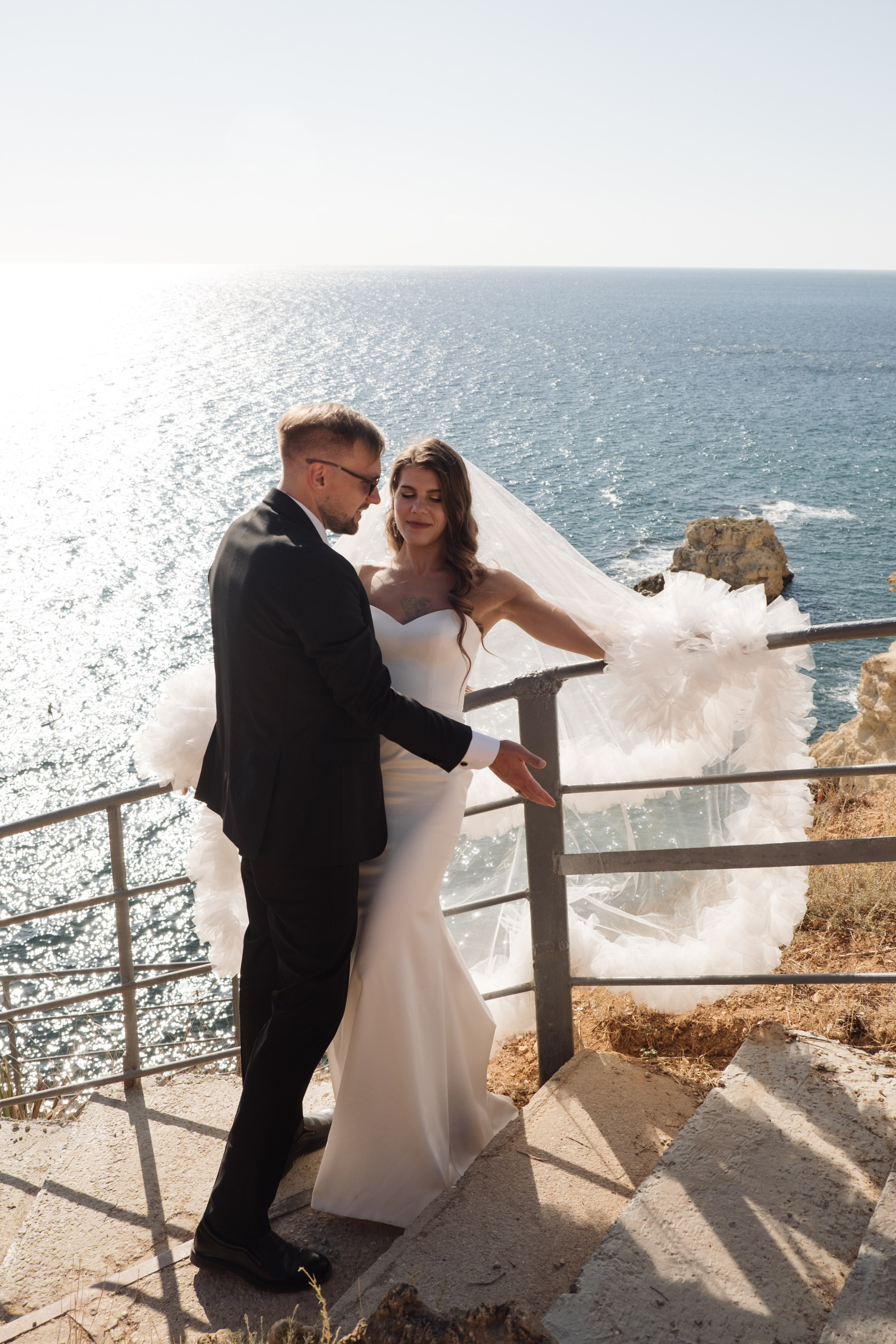 Дарья и Виктор в Балаклаве и на Фиоленте. Профессиональная фотосъемка в Крыму. Натуральные эмоции и живые кадры. Забронируйте дату прямо сейчас!