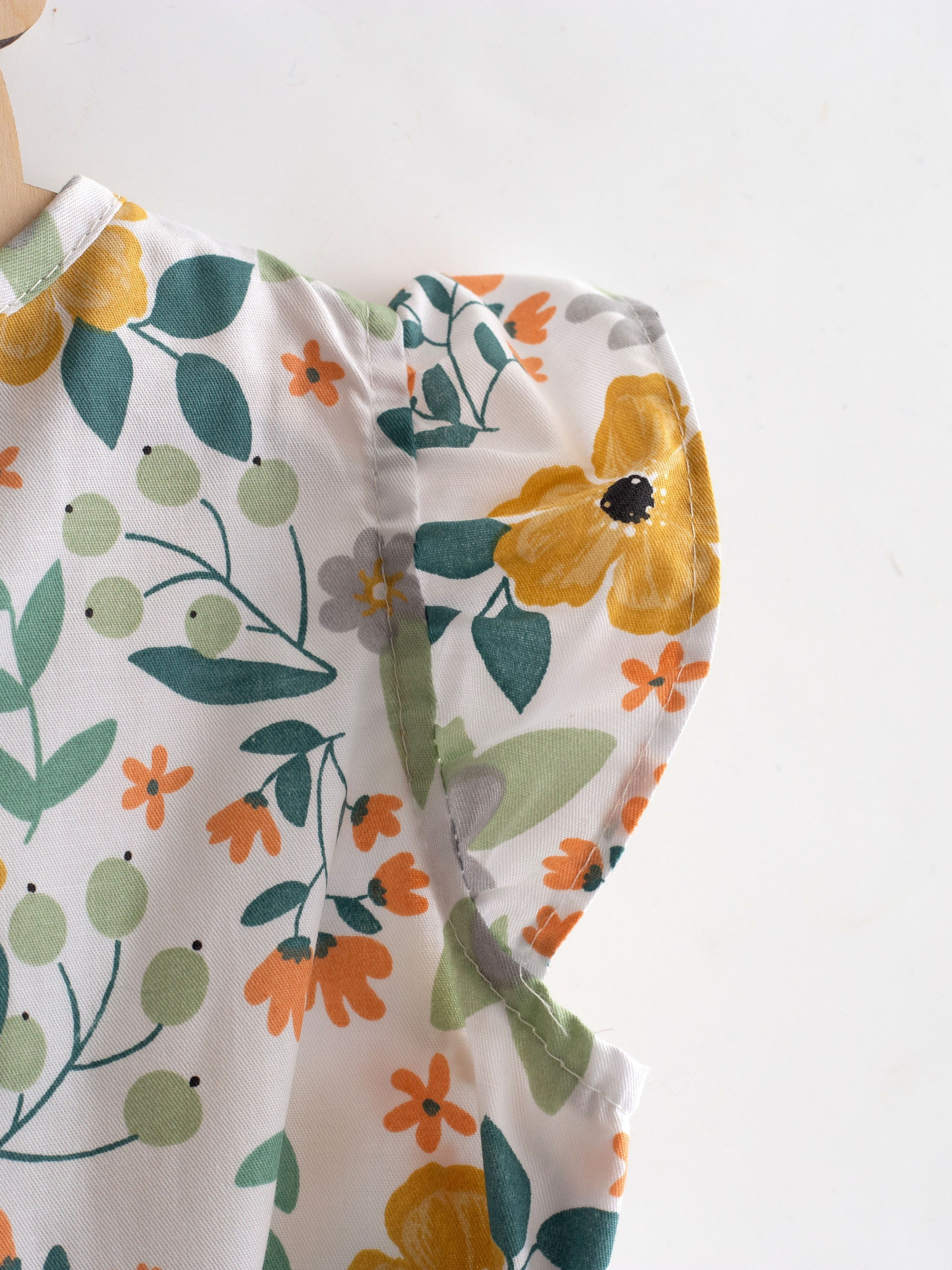 Детские платья цветные. Фотограф для различных событий, проектов, маркетплейсов, сайтов и мероприятий в Екатеринбурге