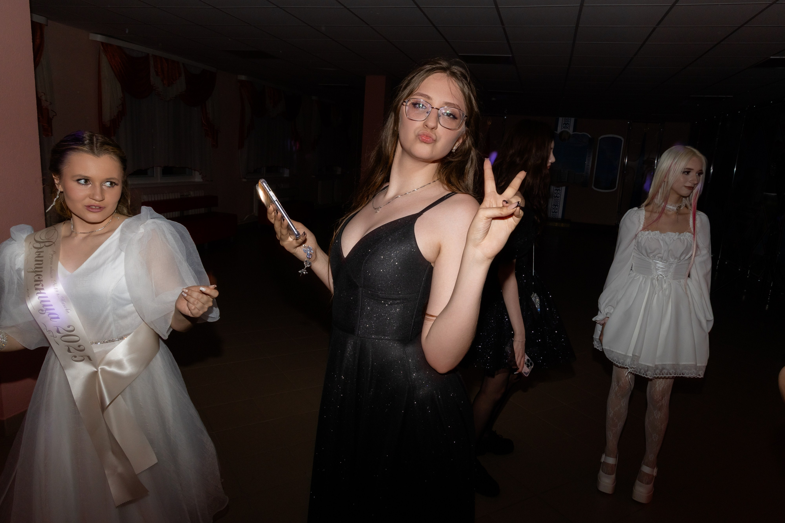 Школьный выпускной 2025 год в Минске, Беларуси. Свадебный фотограф в Минске/Беларуси Сергей Спиридонов