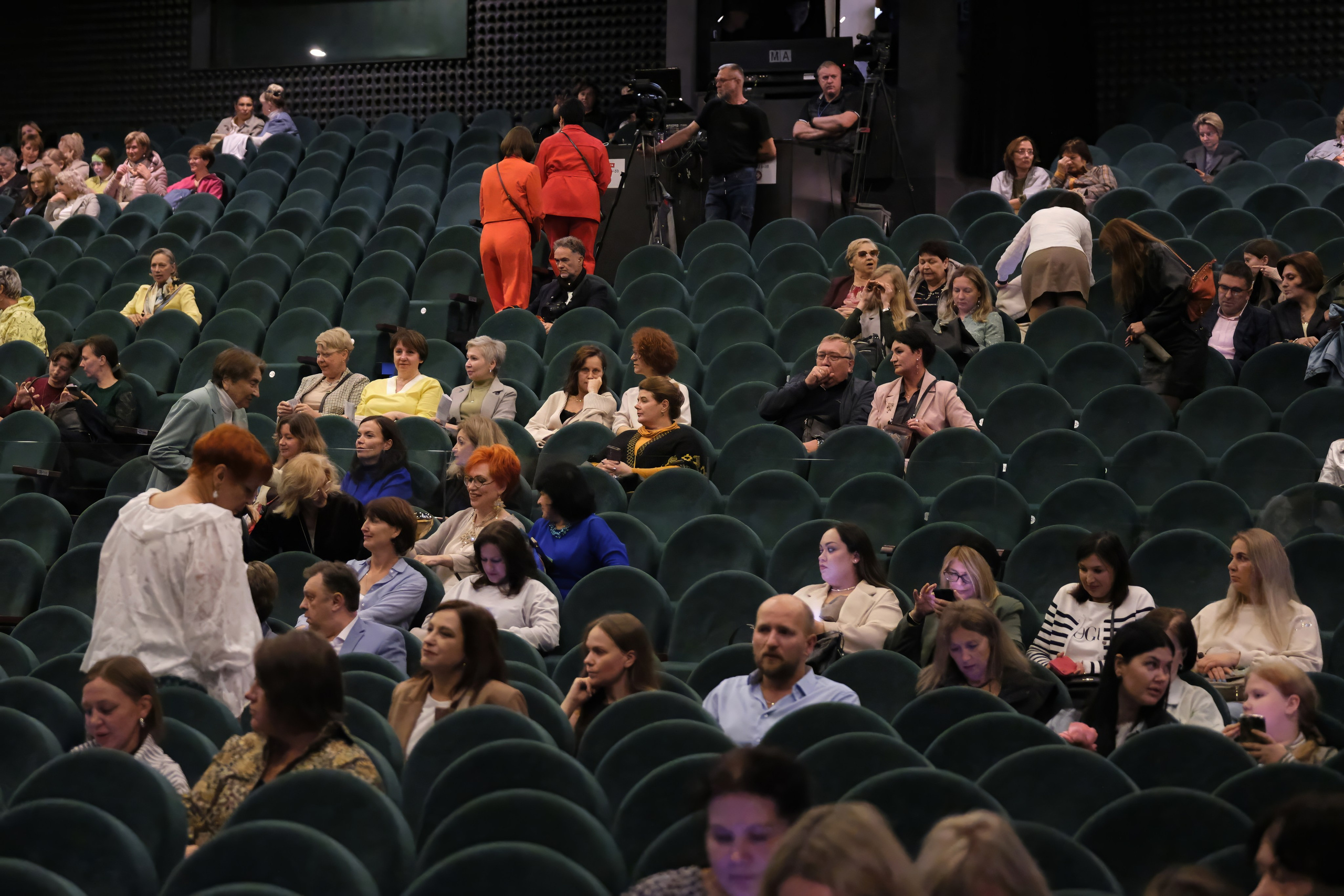 Подиумный спектакль «Стиль Надежды». Добро пожаловать в студию «Цифровой скульптор»  где искусство встречается с технологиями!