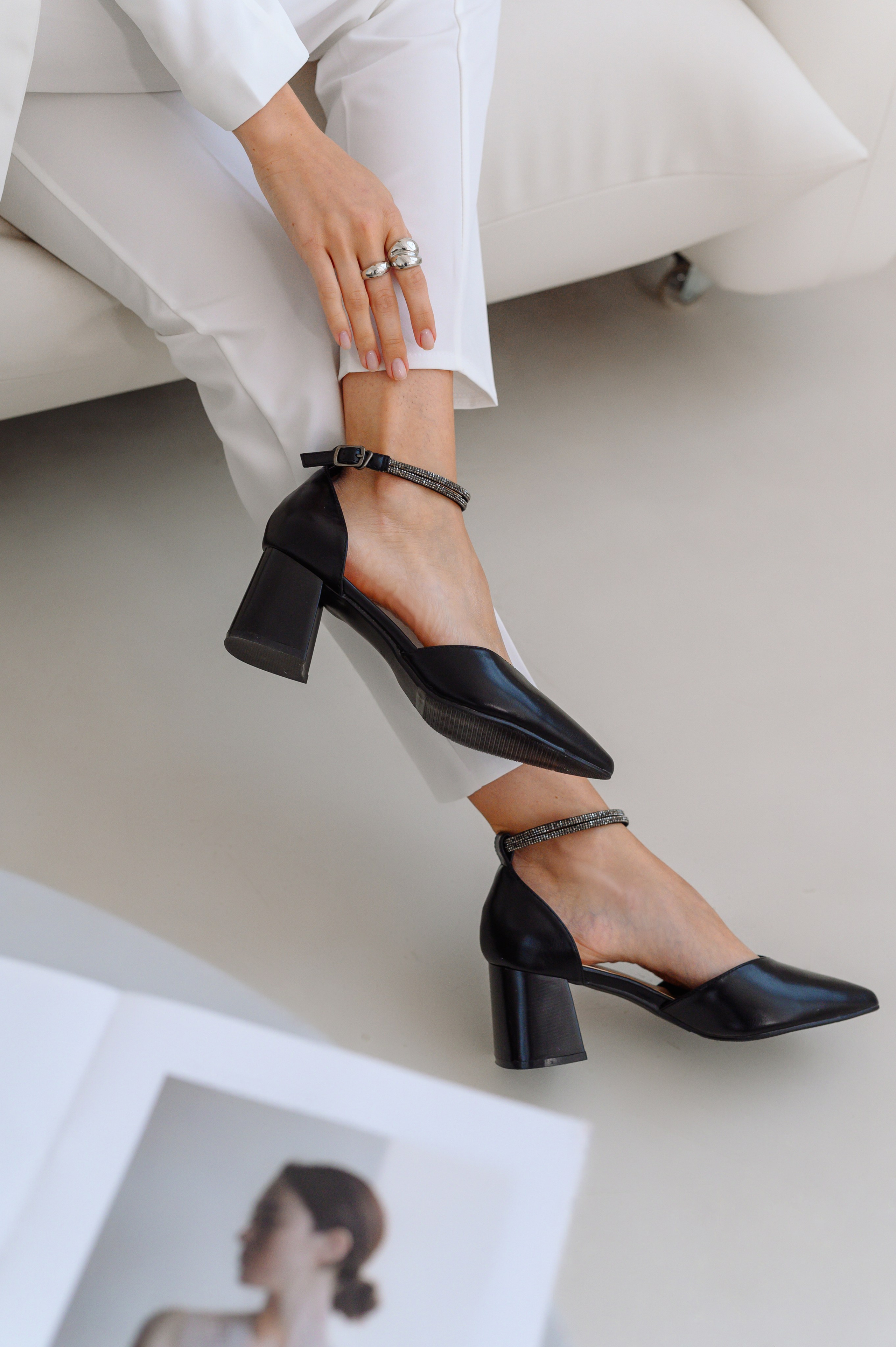 Съемка обуви для маркетплейсов (Wildberries, Ozon, Яндекс.Маркет). Фотограф товаров для соцсетей - инстаграм, вконтакте. Контент-фотограф в Москве Хныкина Лена