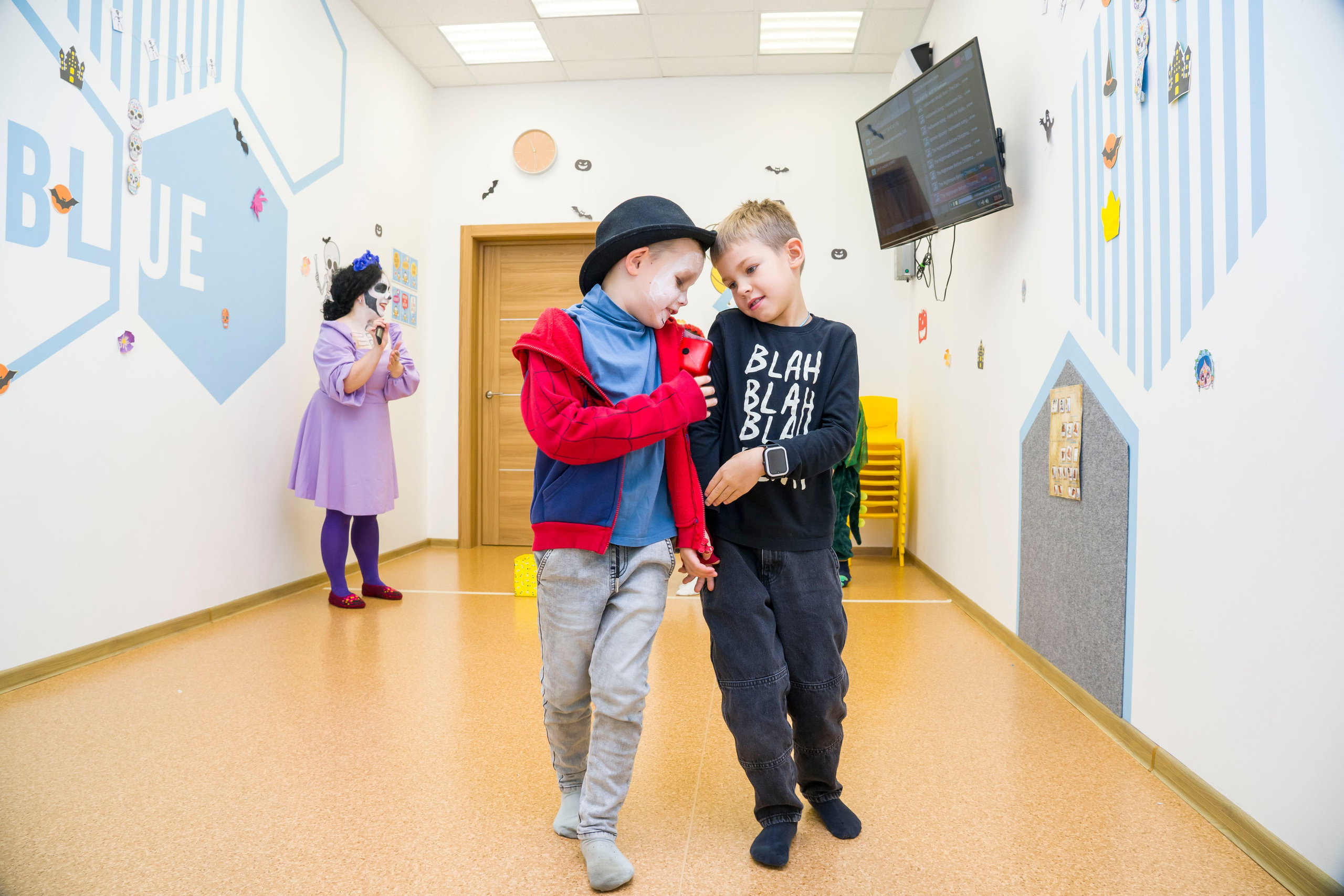 Репортаж детского праздника хеллоуин. Фотограф в Санкт-Петербурге. Репортажная и все съёмки для бизнеса