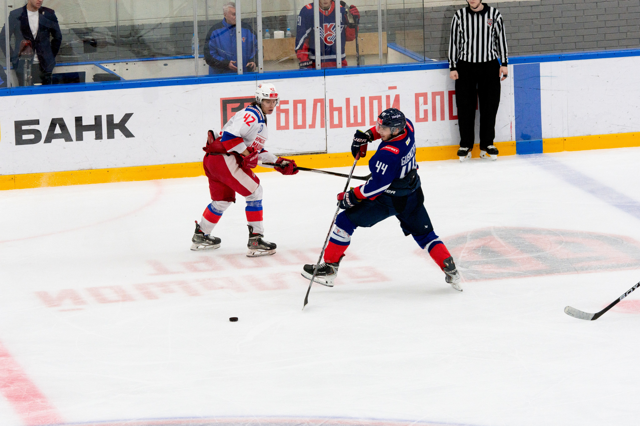 🏒 Крылья Советов — Красная Машина Юниор 28.11.2025. Фотограф Александр Махоткин