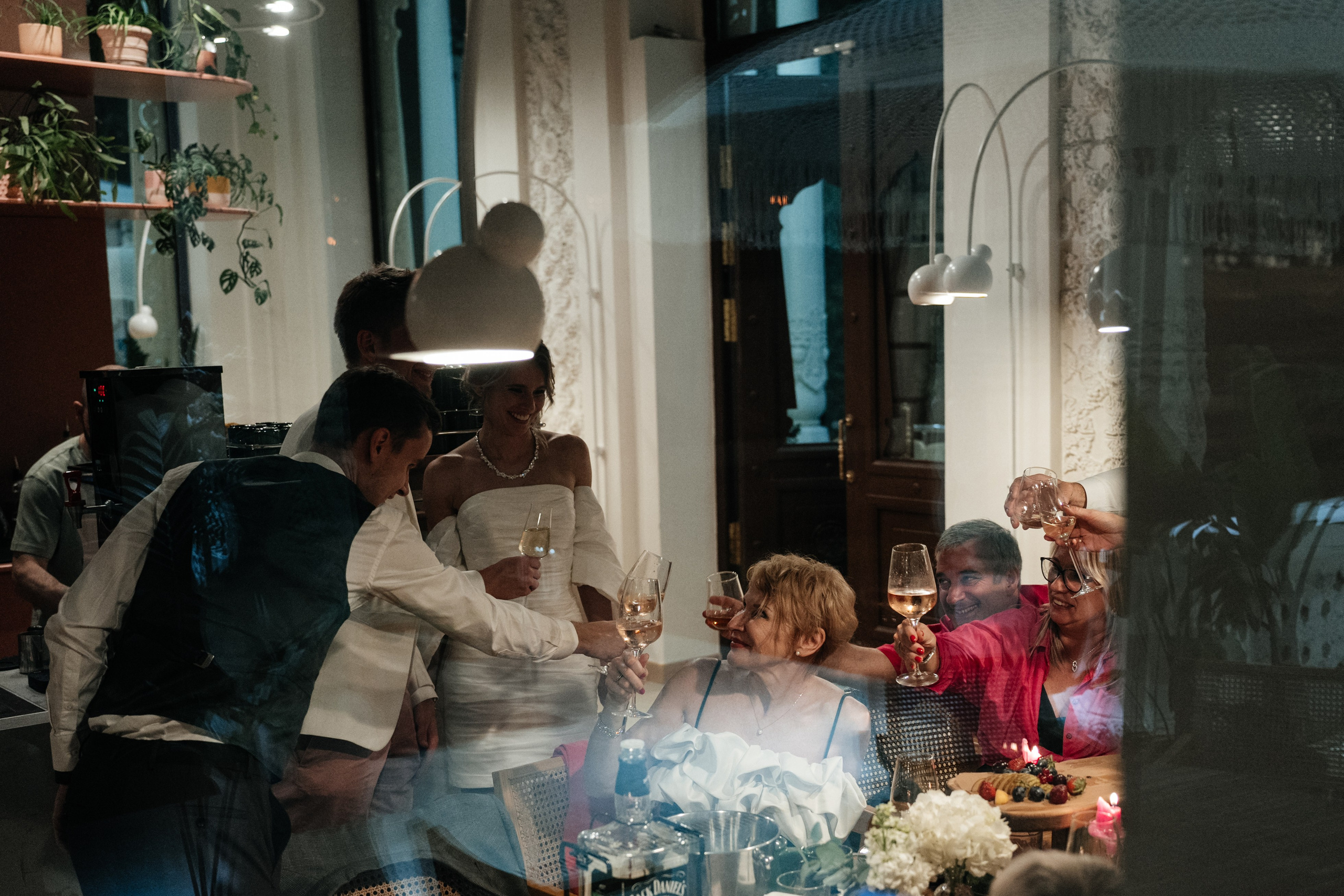 Ресторан Домик в саду, ВДНХ. Свадебный фотограф Москва Александра Аверкова