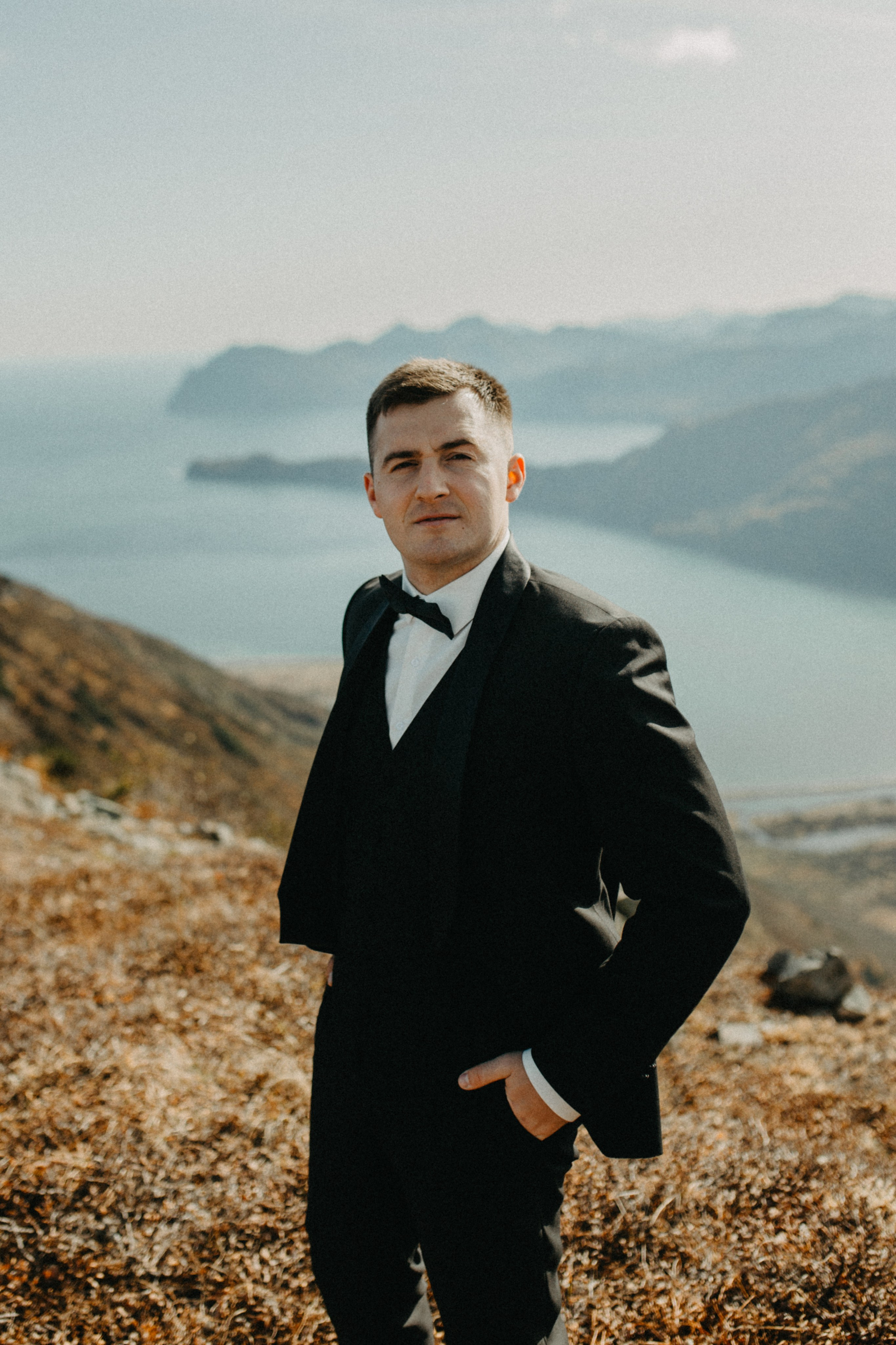 Вертолетный полет Бухта Жировая. Свадебное фото и видео на Камчатке. Туристические маршруты