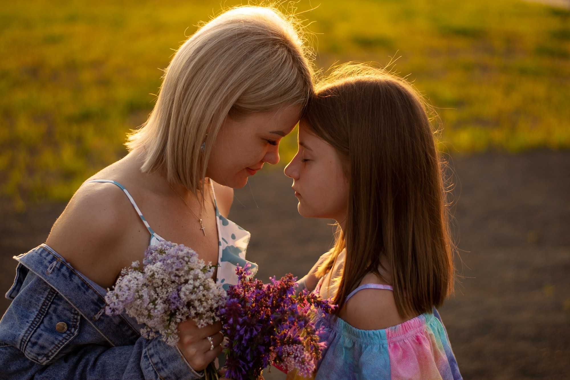 Две сестры-одно целое. Приподаева Алёна семейный и детский фотограф в Красноярске