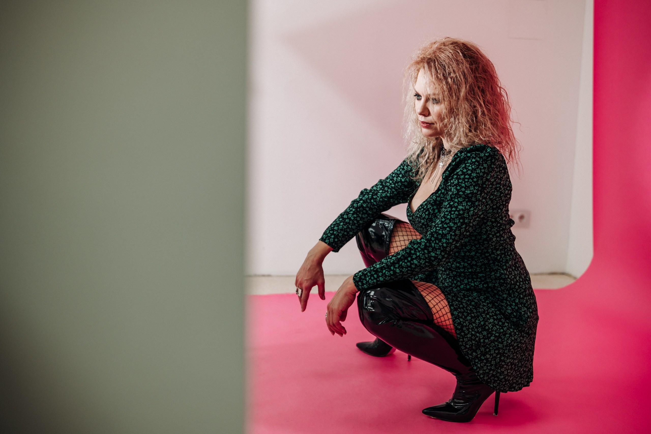 Промо-Сессия КамиLLа на обложку сингла «Дельтаплан». Репортажный фотограф Санкт-Петербург