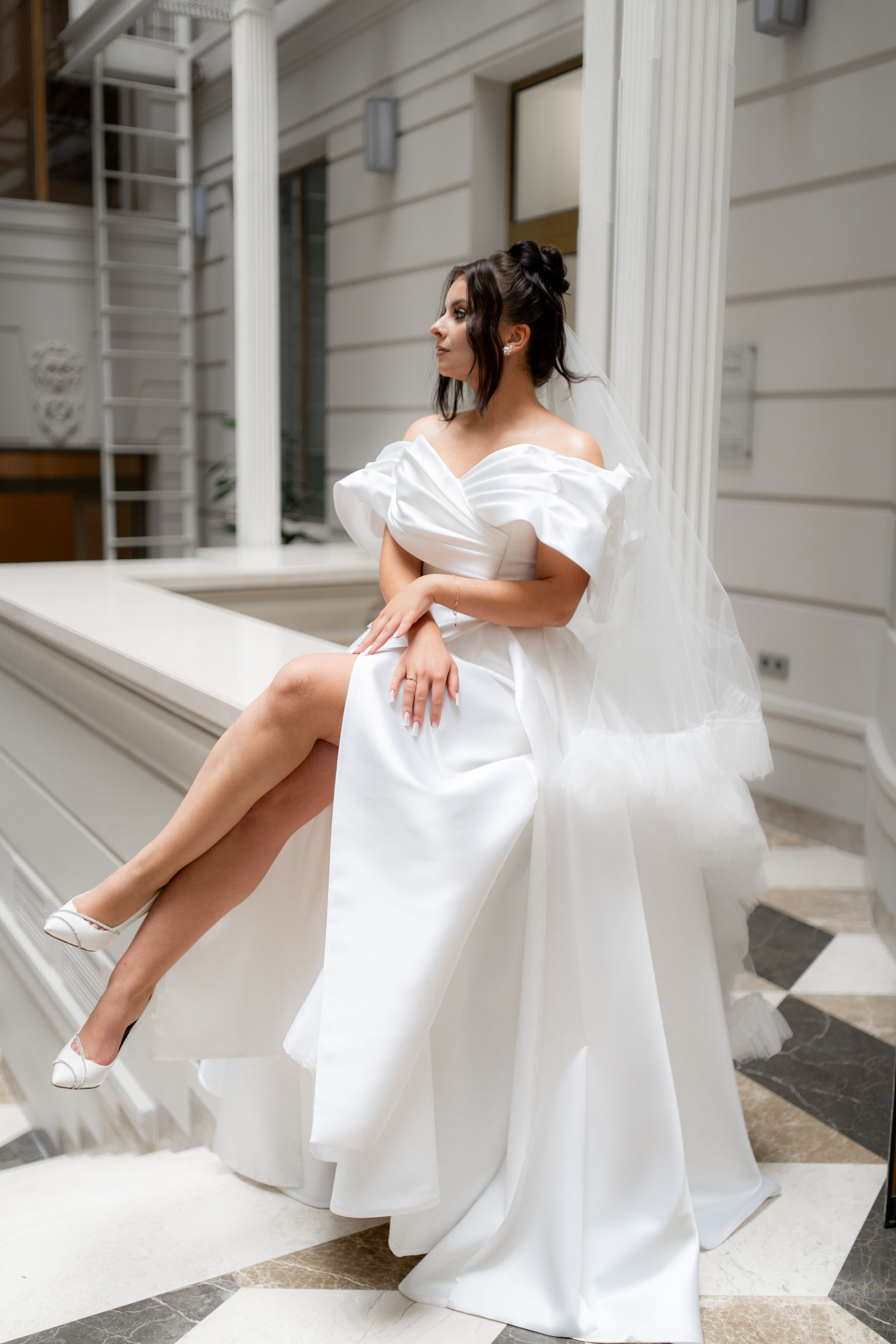 Сборы в отеле Индиго, съемка в Академии художеств, роспись во дворце бракосочетания№ 2 и банкет Нева Холл. Свадебный фотограф Александр Невский в Санкт-Петербурге